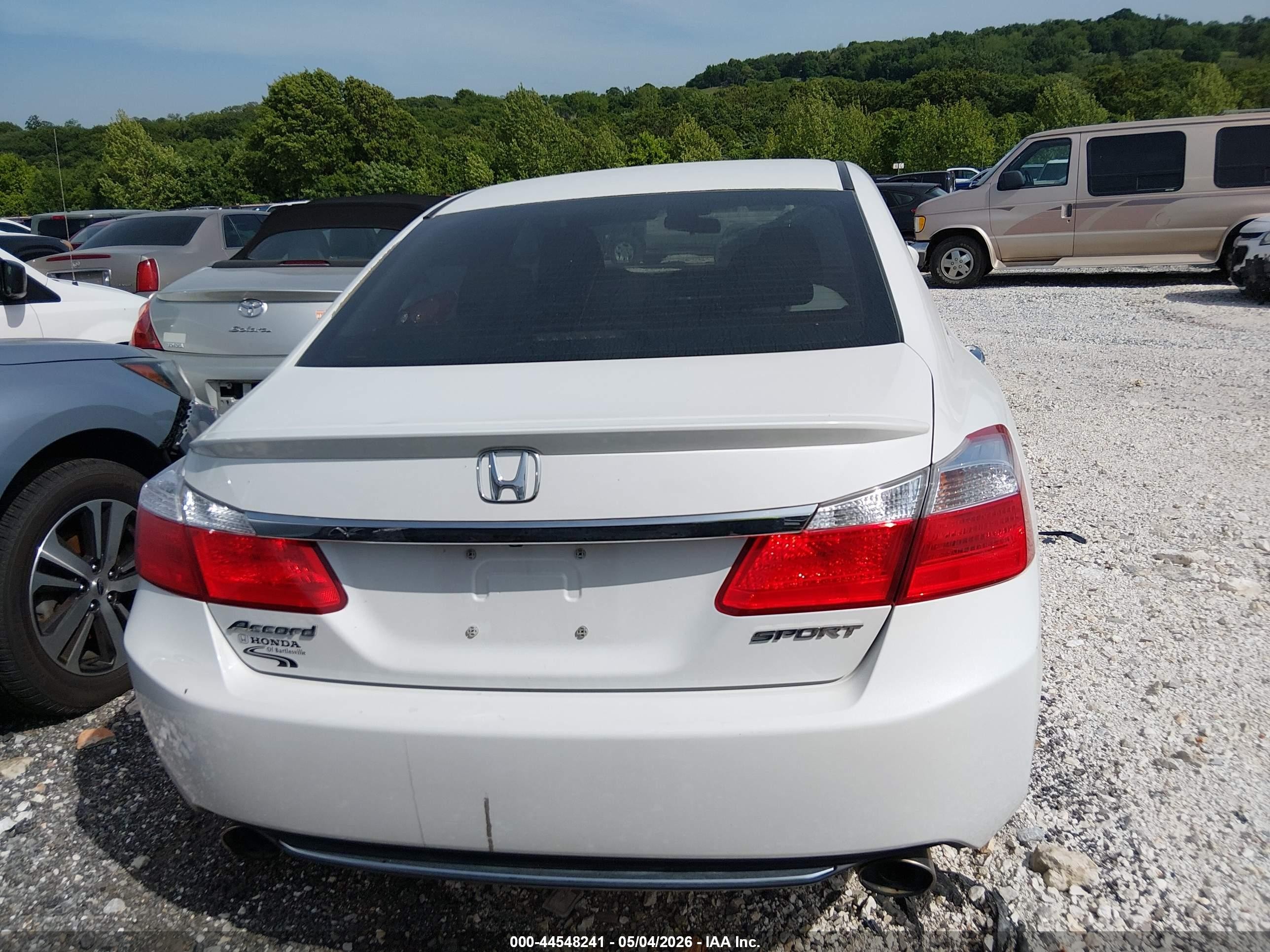 2015 Honda Accord Sport White vin: 1HGCR2F5XFA042715