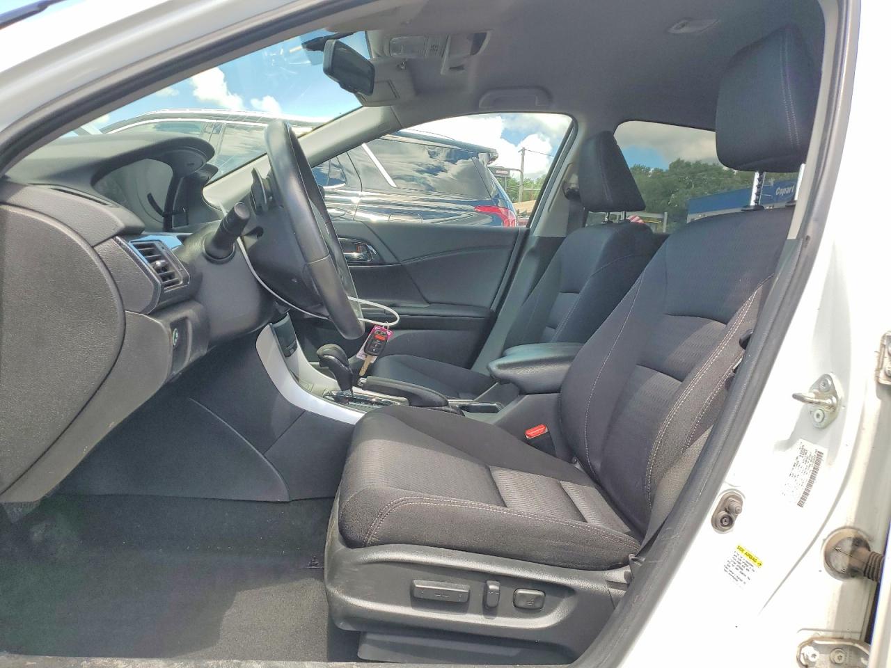 2015 Honda Accord Sport White vin: 1HGCR2F5XFA137680