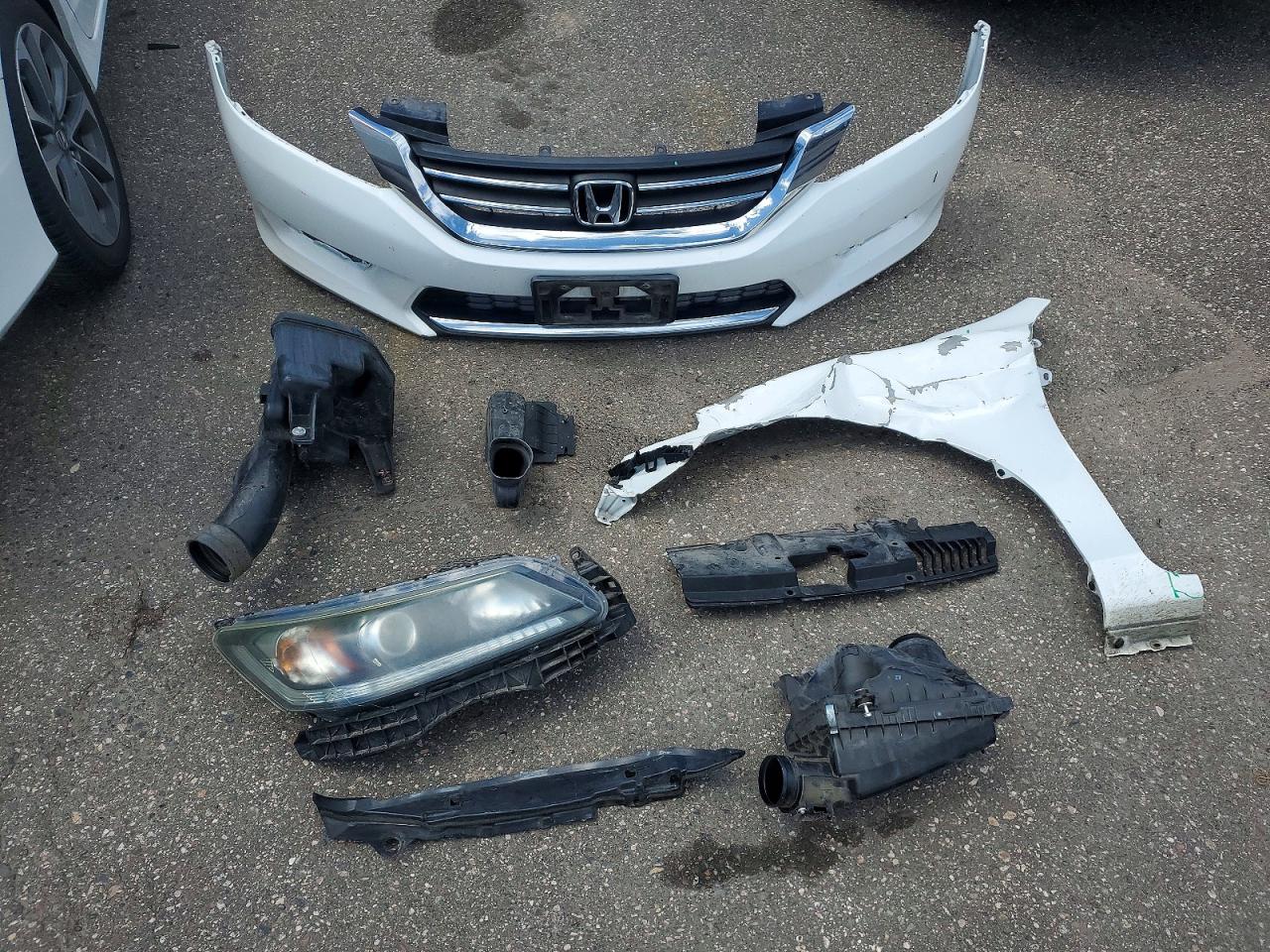 2015 Honda Accord Sport White vin: 1HGCR2F5XFA137680