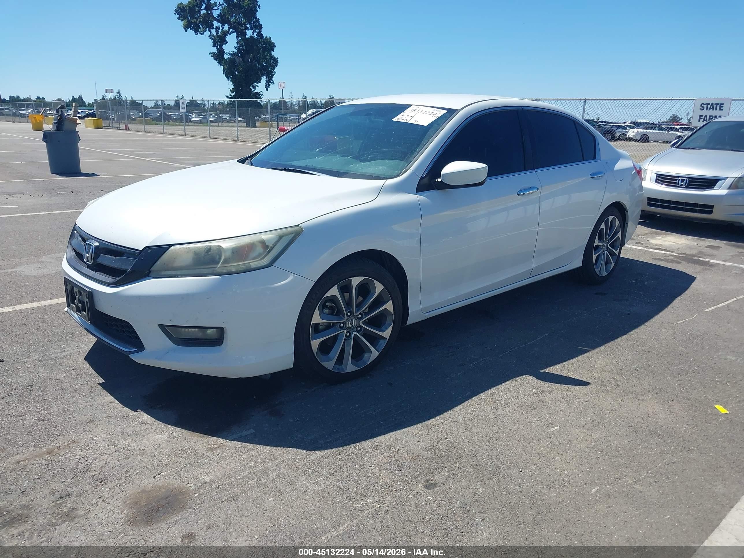 2015 Honda Accord Sport White vin: 1HGCR2F5XFA145052