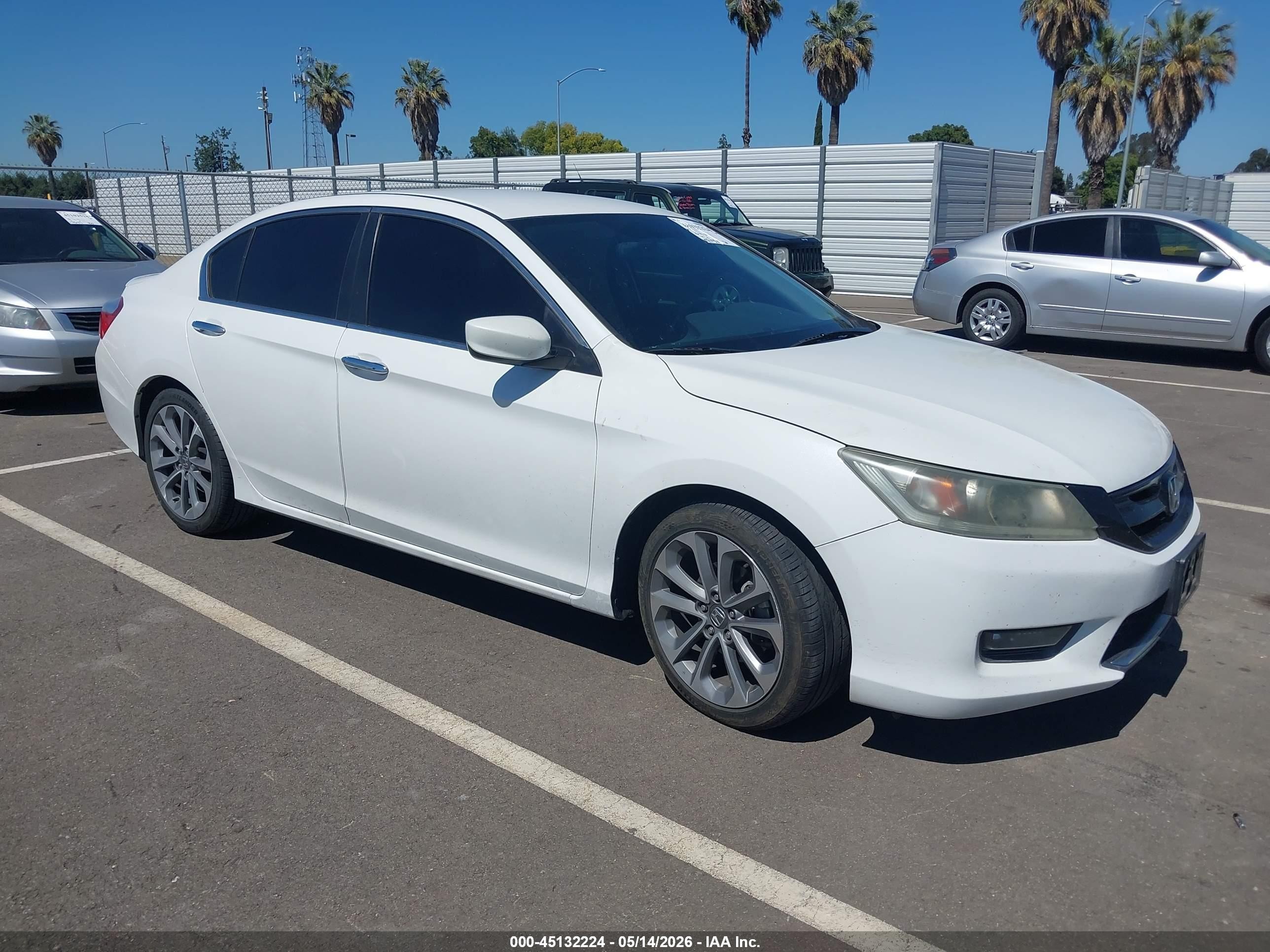 2015 Honda Accord Sport White vin: 1HGCR2F5XFA145052