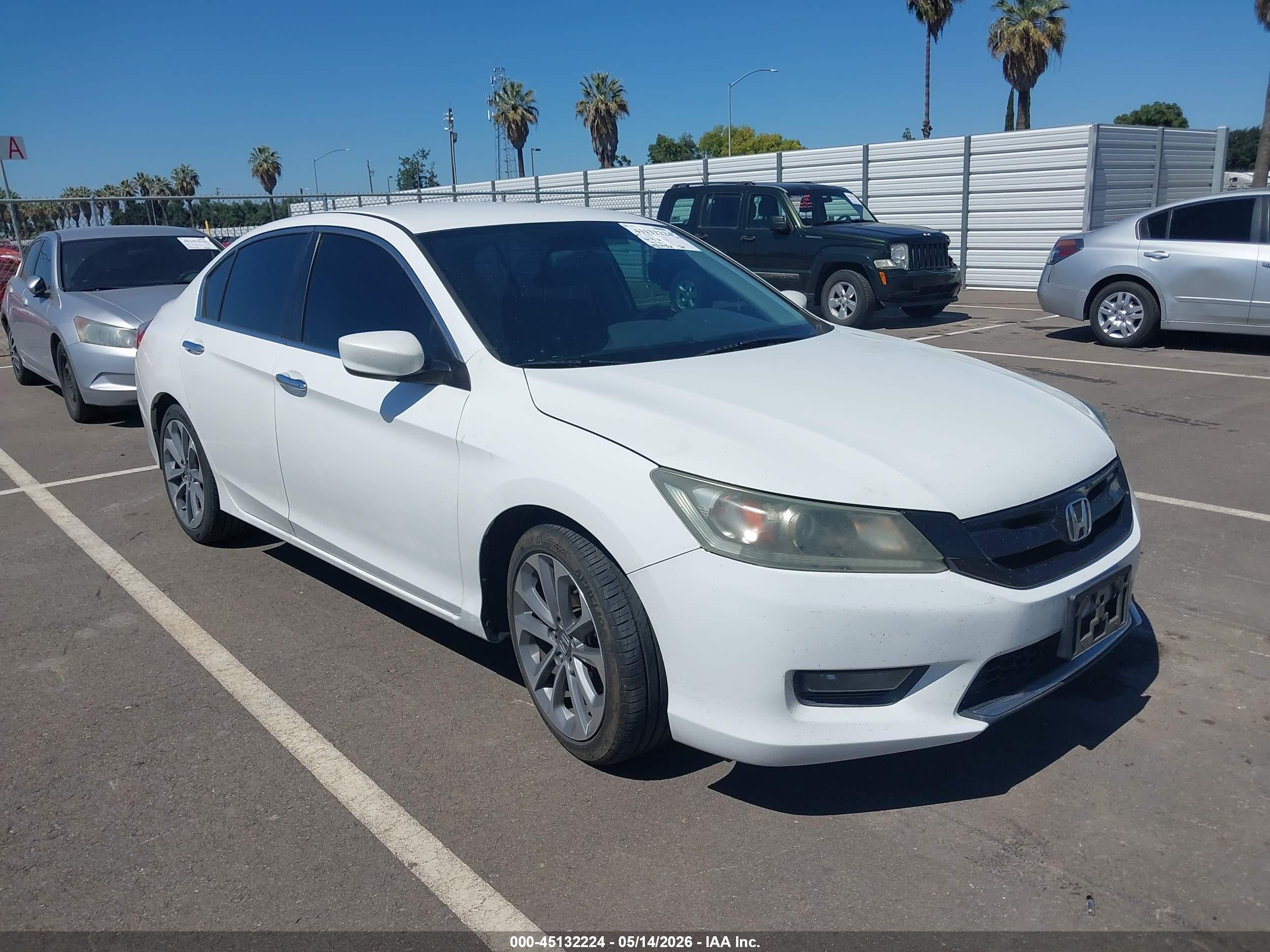 2015 Honda Accord Sport White vin: 1HGCR2F5XFA145052