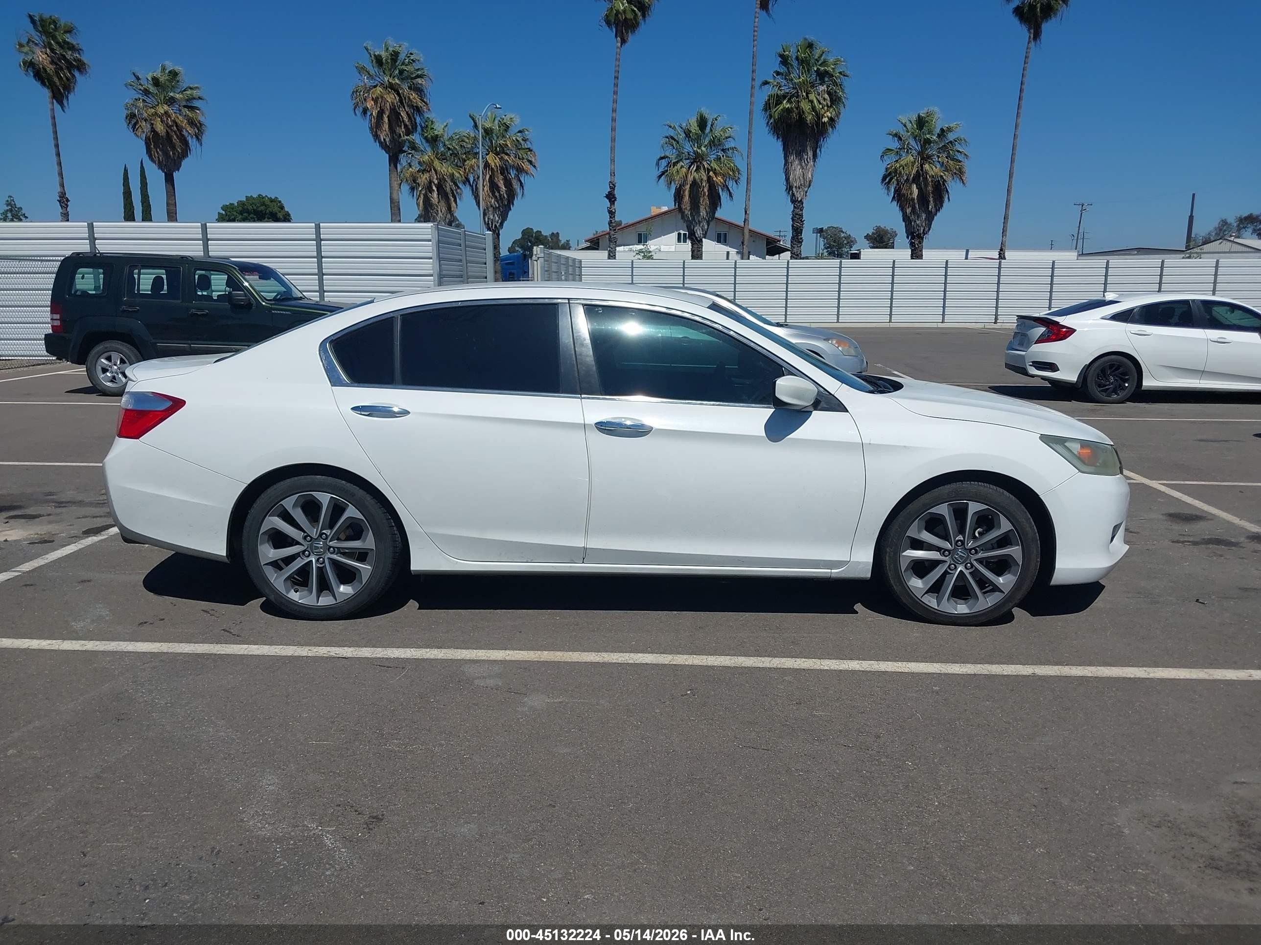 2015 Honda Accord Sport White vin: 1HGCR2F5XFA145052