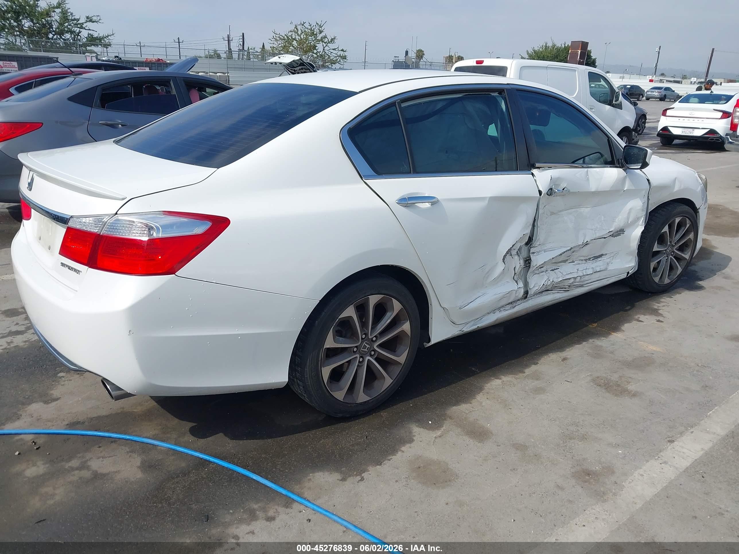2015 Honda Accord Sport White vin: 1HGCR2F5XFA145259