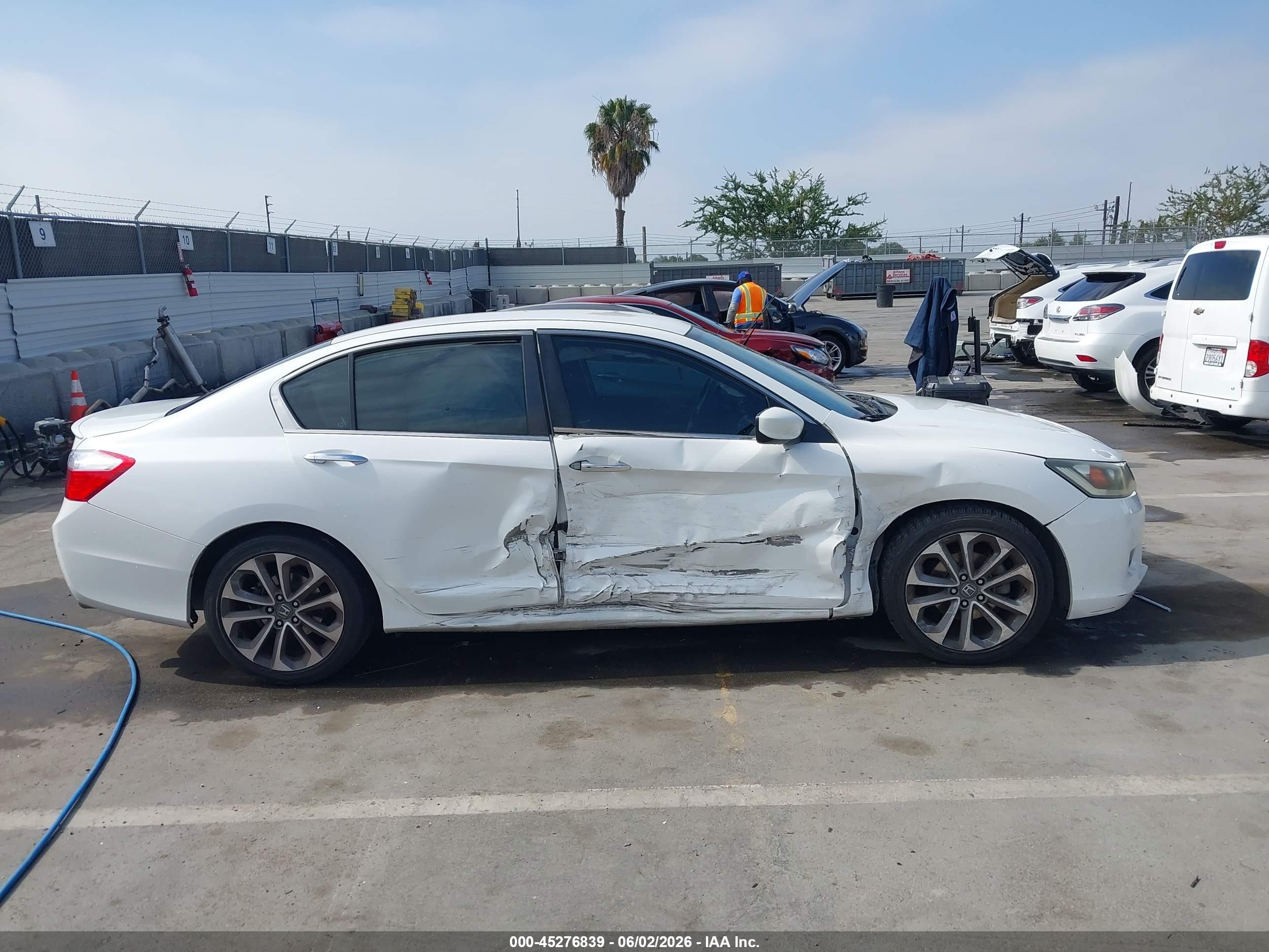 2015 Honda Accord Sport White vin: 1HGCR2F5XFA145259