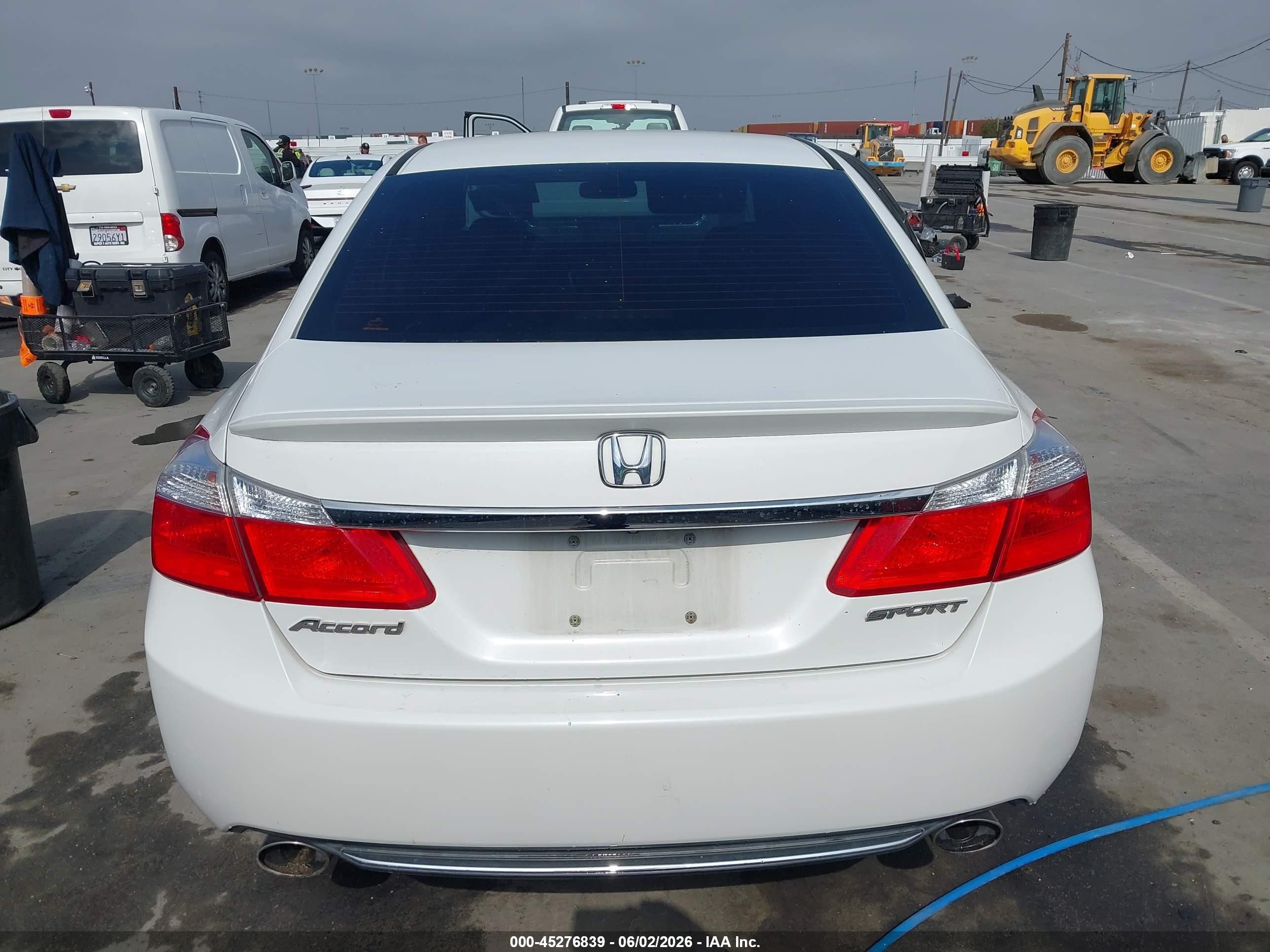 2015 Honda Accord Sport White vin: 1HGCR2F5XFA145259