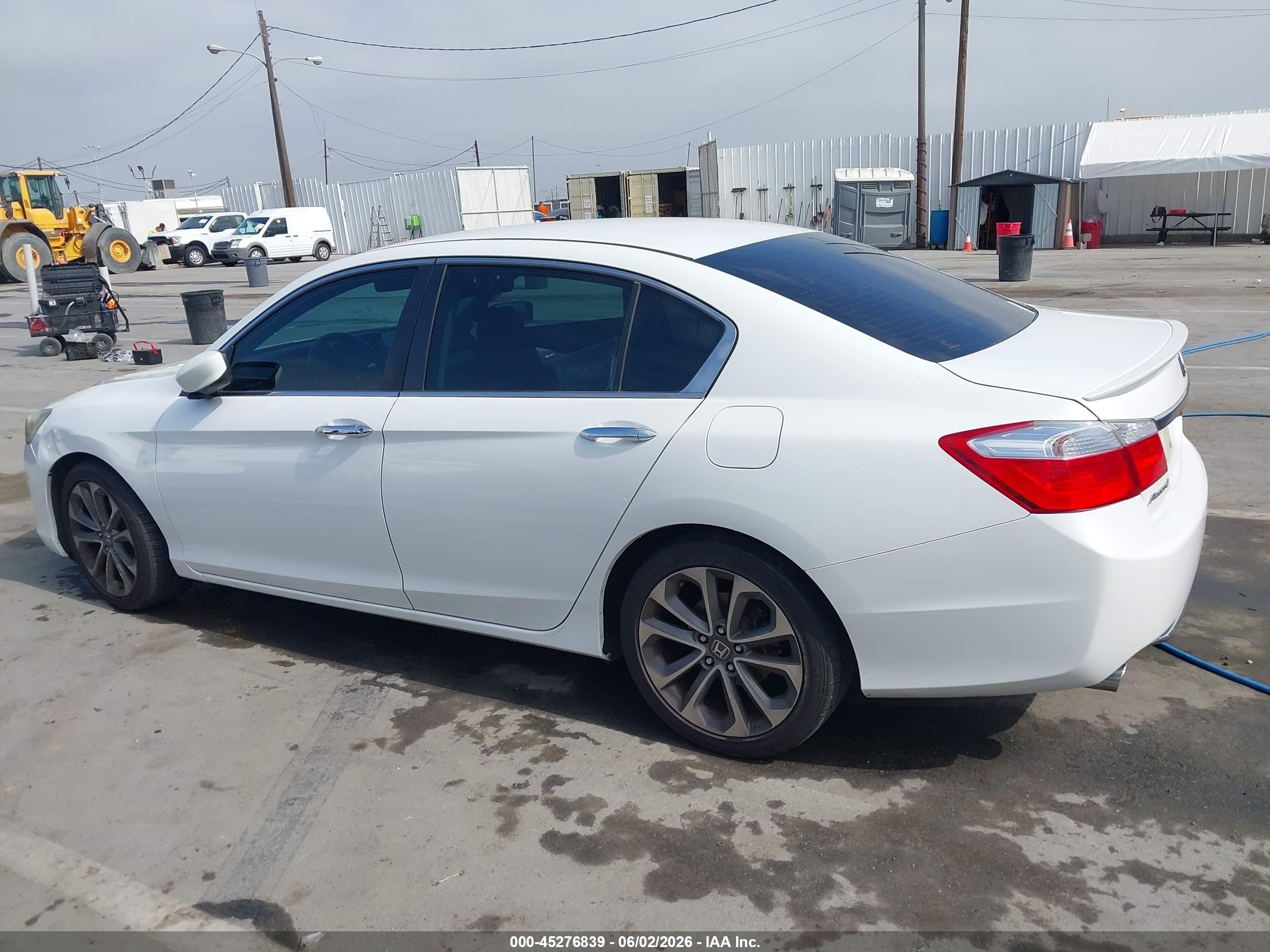 2015 Honda Accord Sport White vin: 1HGCR2F5XFA145259