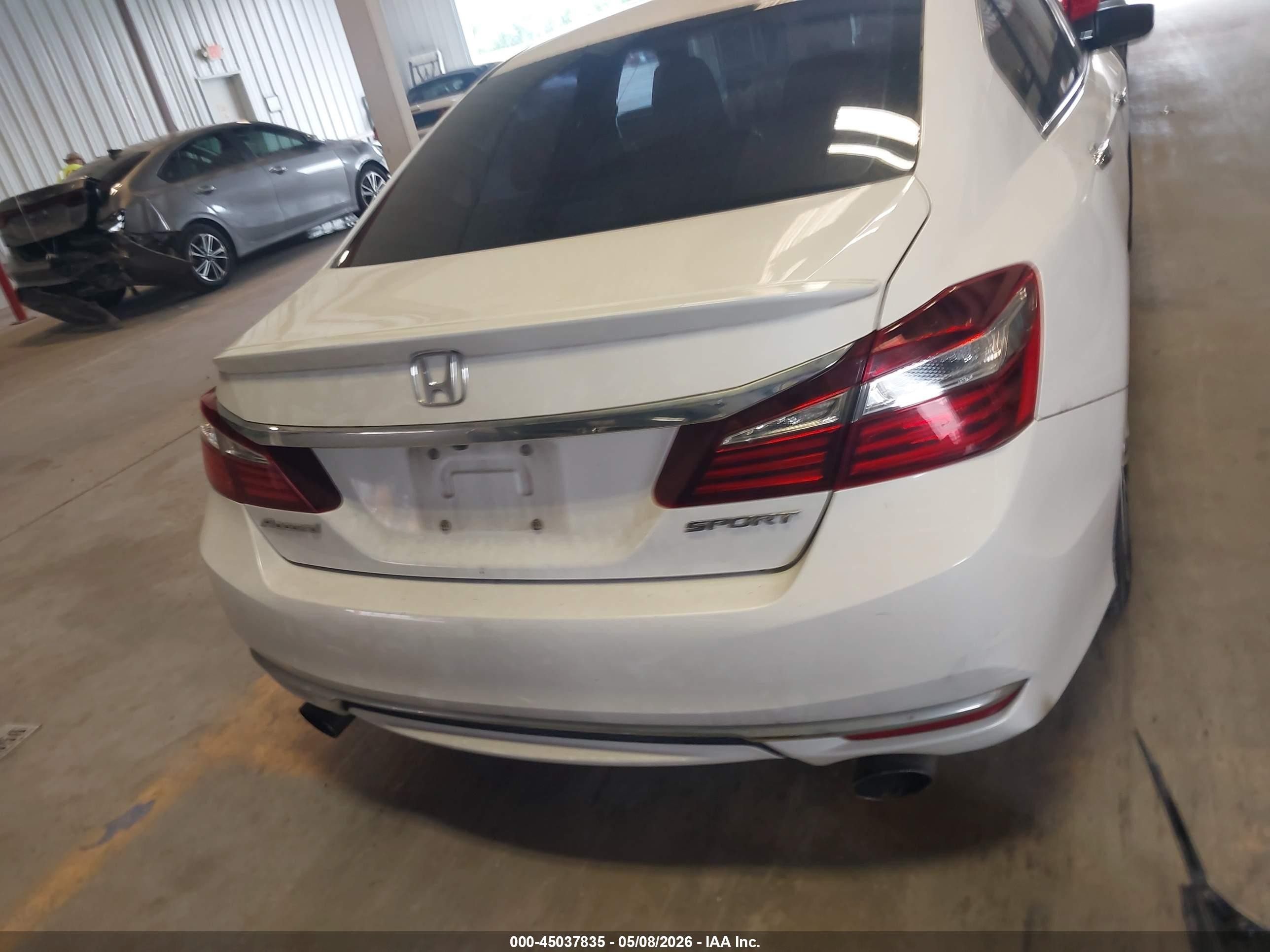2017 Honda Accord Sport White vin: 1HGCR2F60HA022386