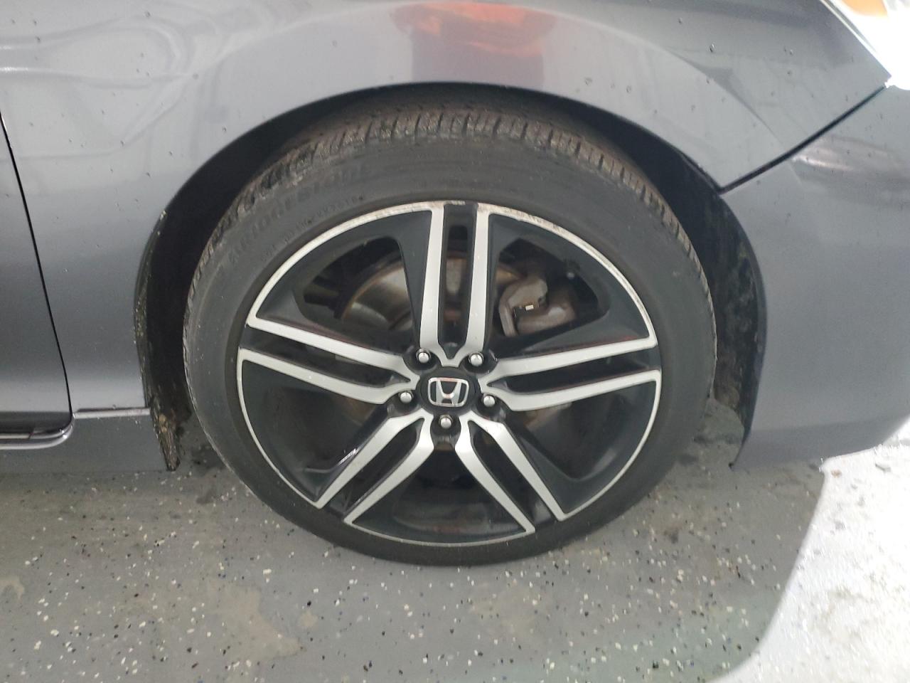 2017 Honda Accord Sport Gray vin: 1HGCR2F60HA110127 Damage: Right Front Wheel, Curb Rash, > 12 Inches