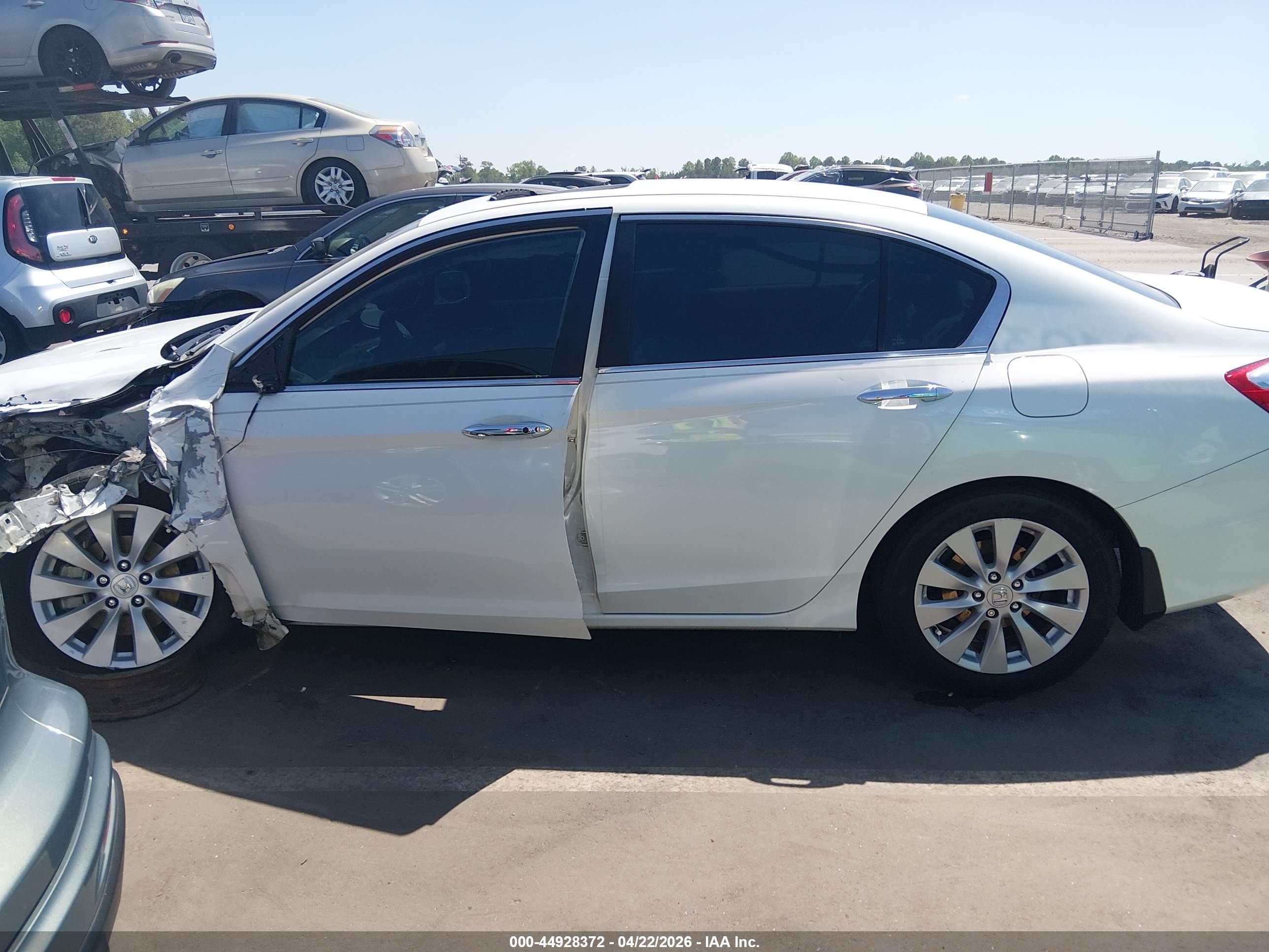 2013 Honda Accord Ex White vin: 1HGCR2F70DA124614