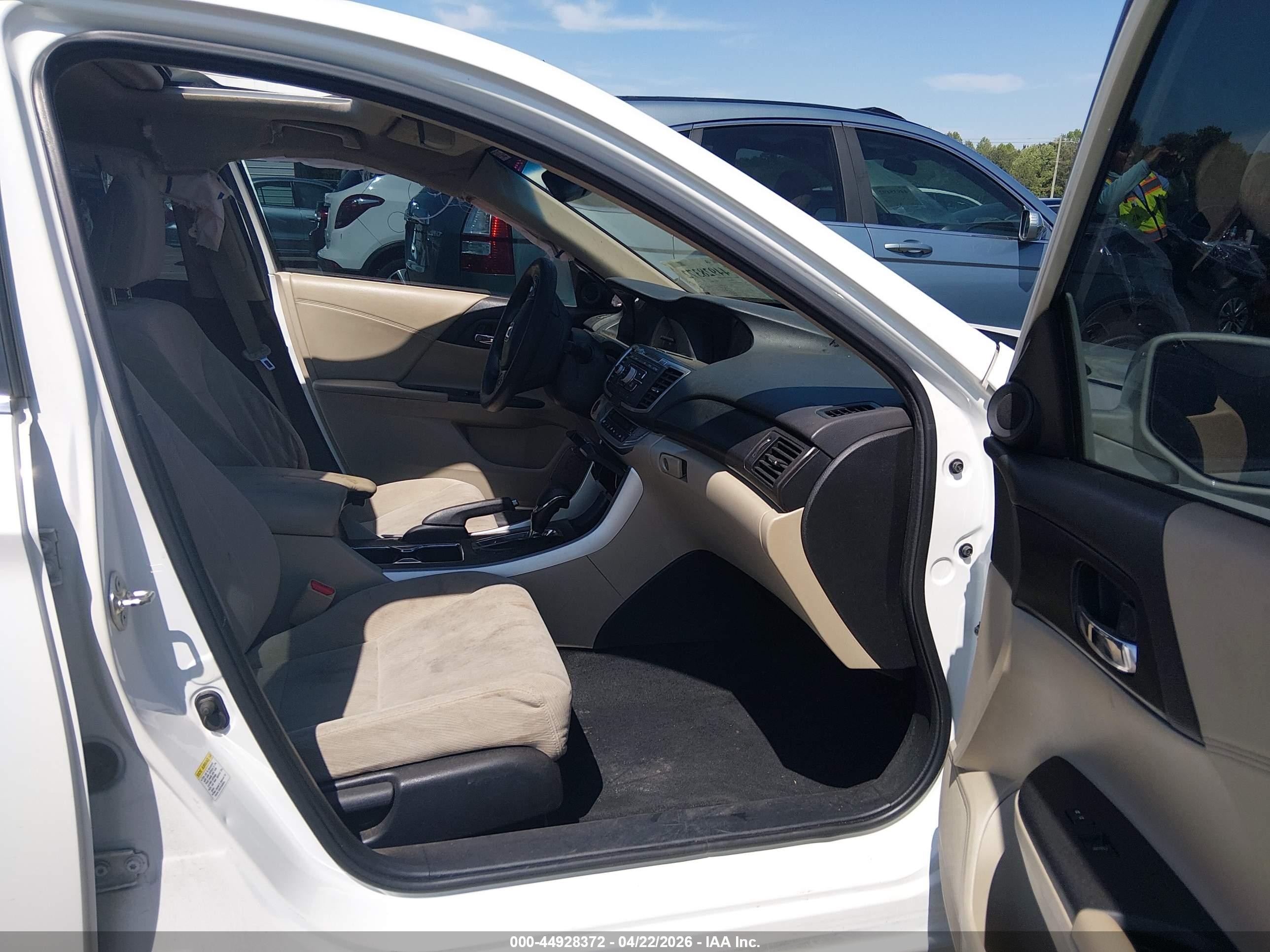 2013 Honda Accord Ex White vin: 1HGCR2F70DA124614
