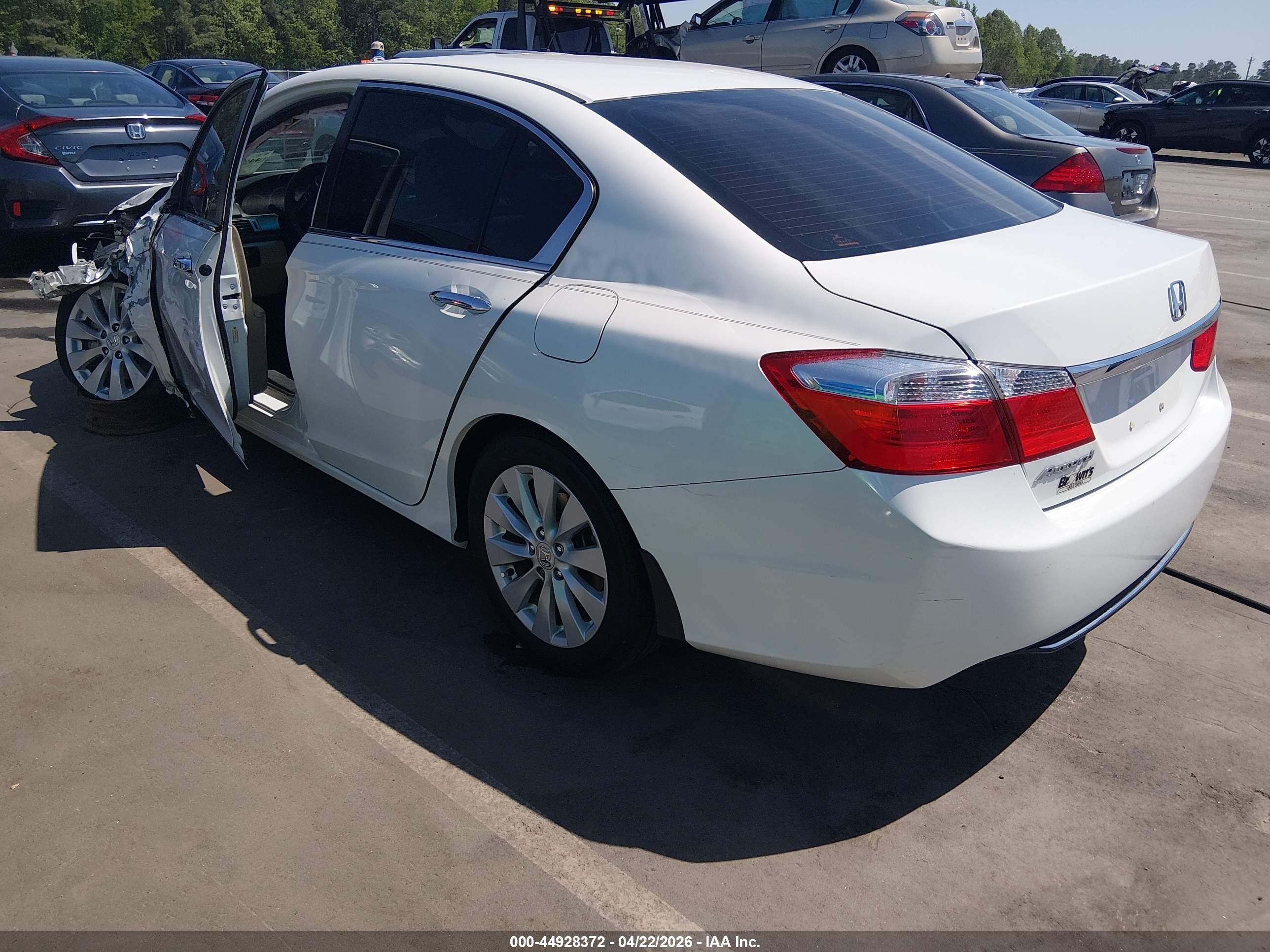 2013 Honda Accord Ex White vin: 1HGCR2F70DA124614