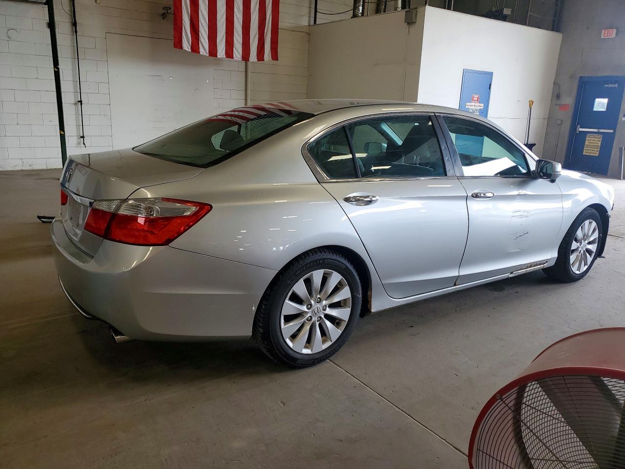 2013 Honda Accord Ex Silver vin: 1HGCR2F72DA018195