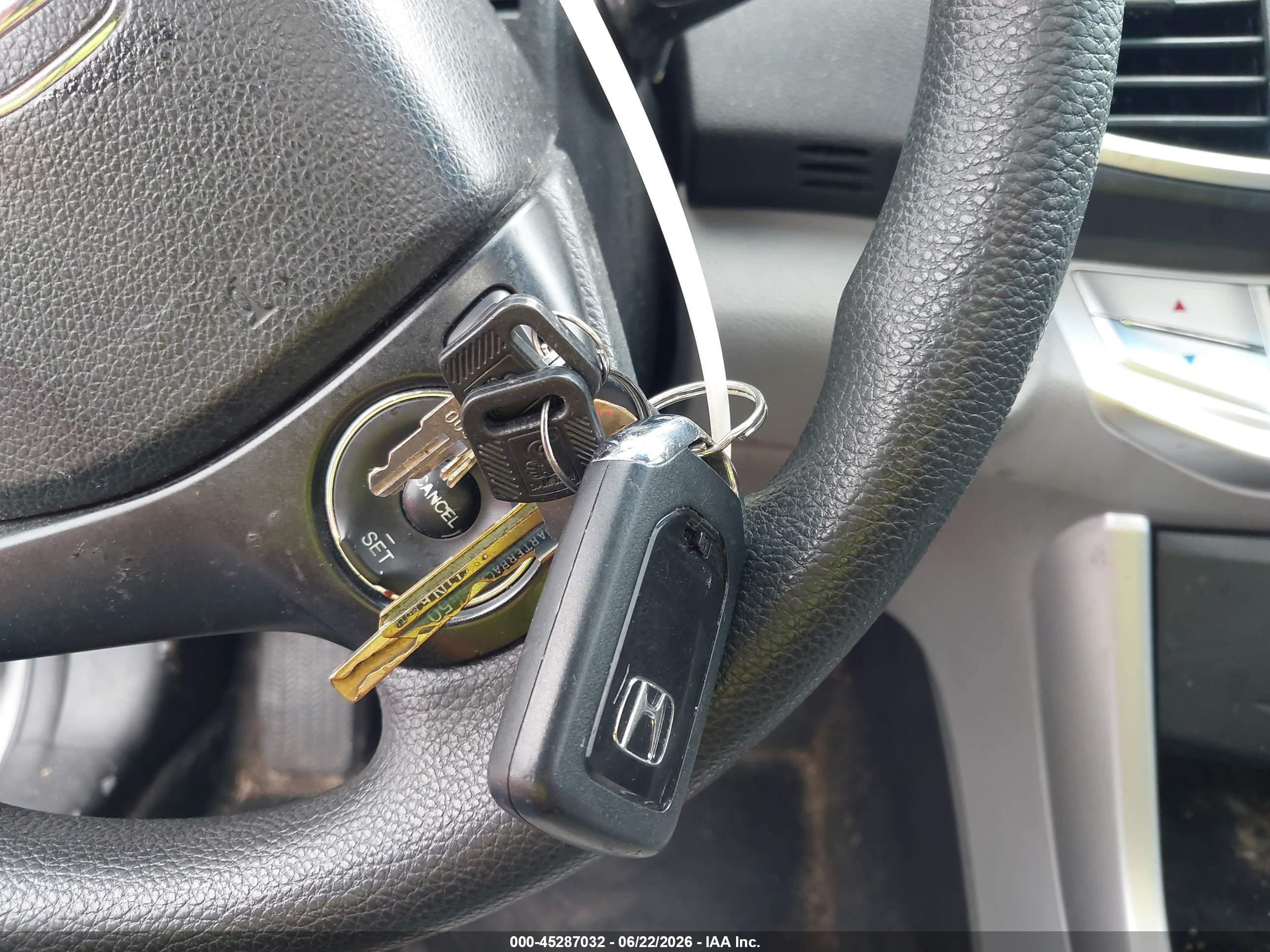 2013 Honda Accord Ex Серебряный vin: 1HGCR2F72DA278516