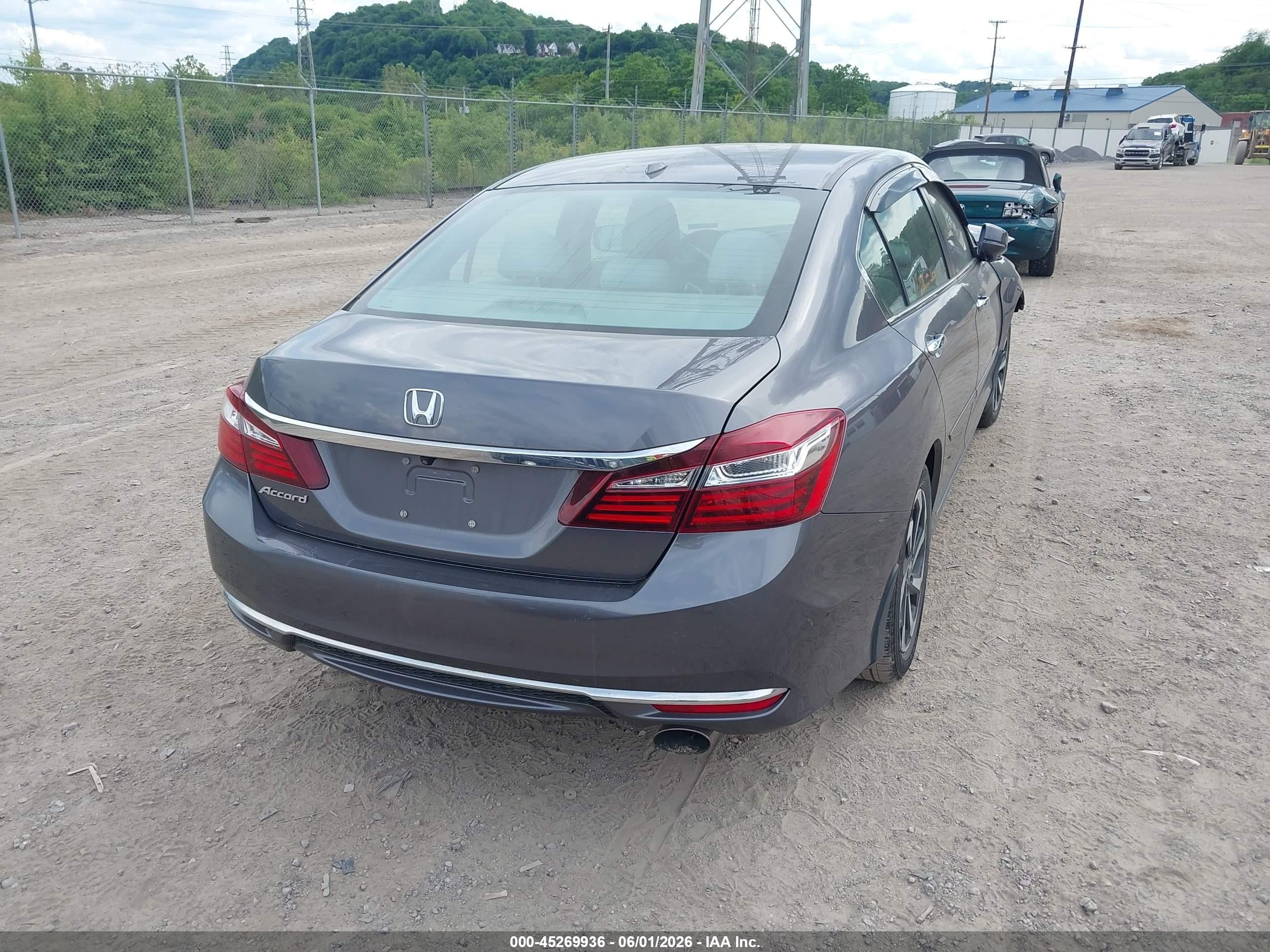 2016 Honda Accord Ex Gray vin: 1HGCR2F73GA192197