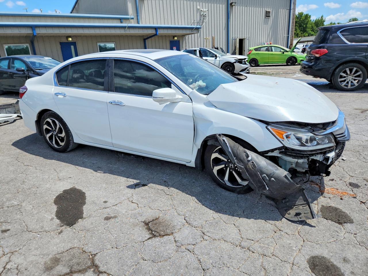 2017 Honda Accord Ex White vin: 1HGCR2F73HA110678