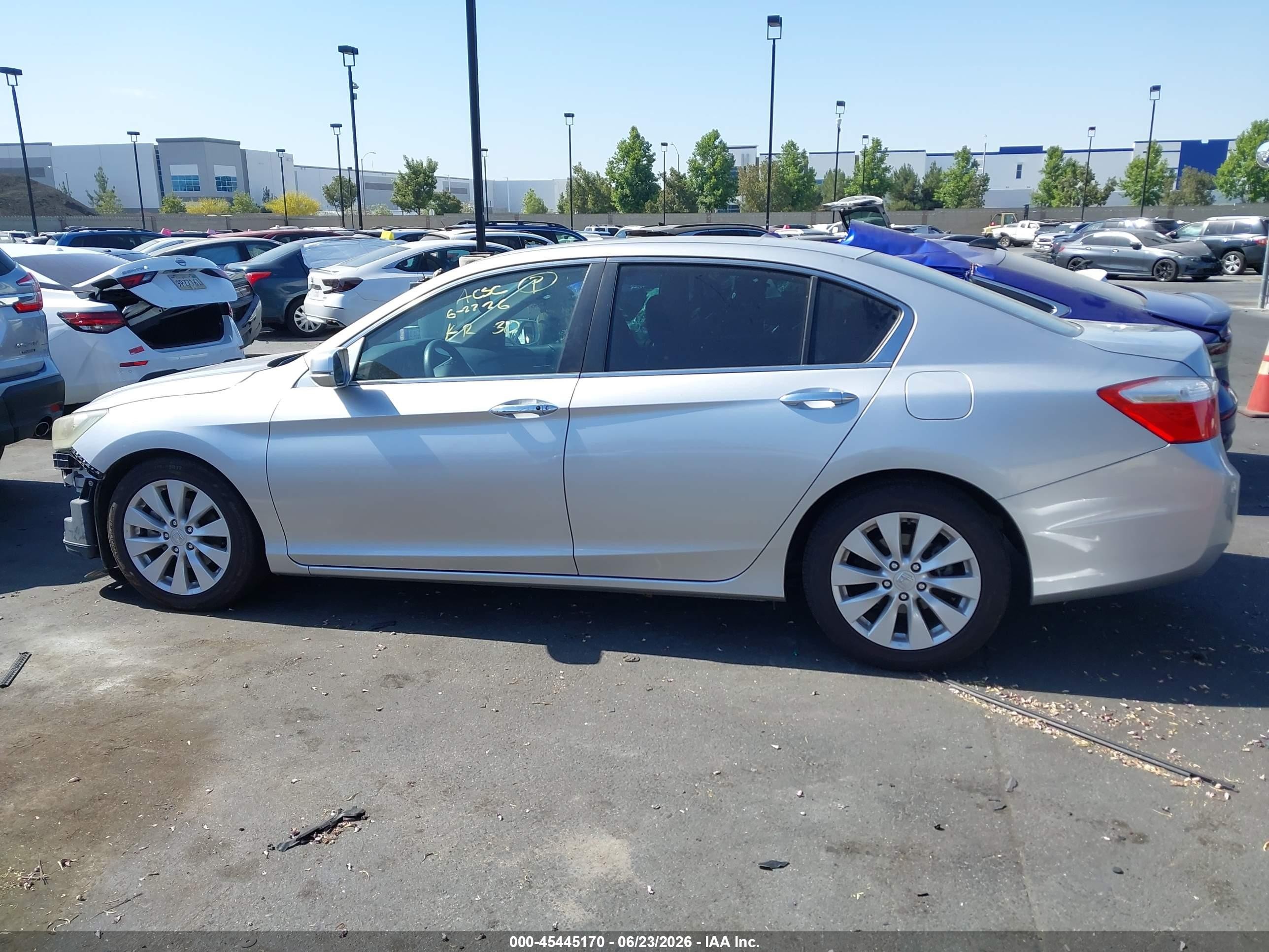 2013 Honda Accord Ex Silver vin: 1HGCR2F74DA107721