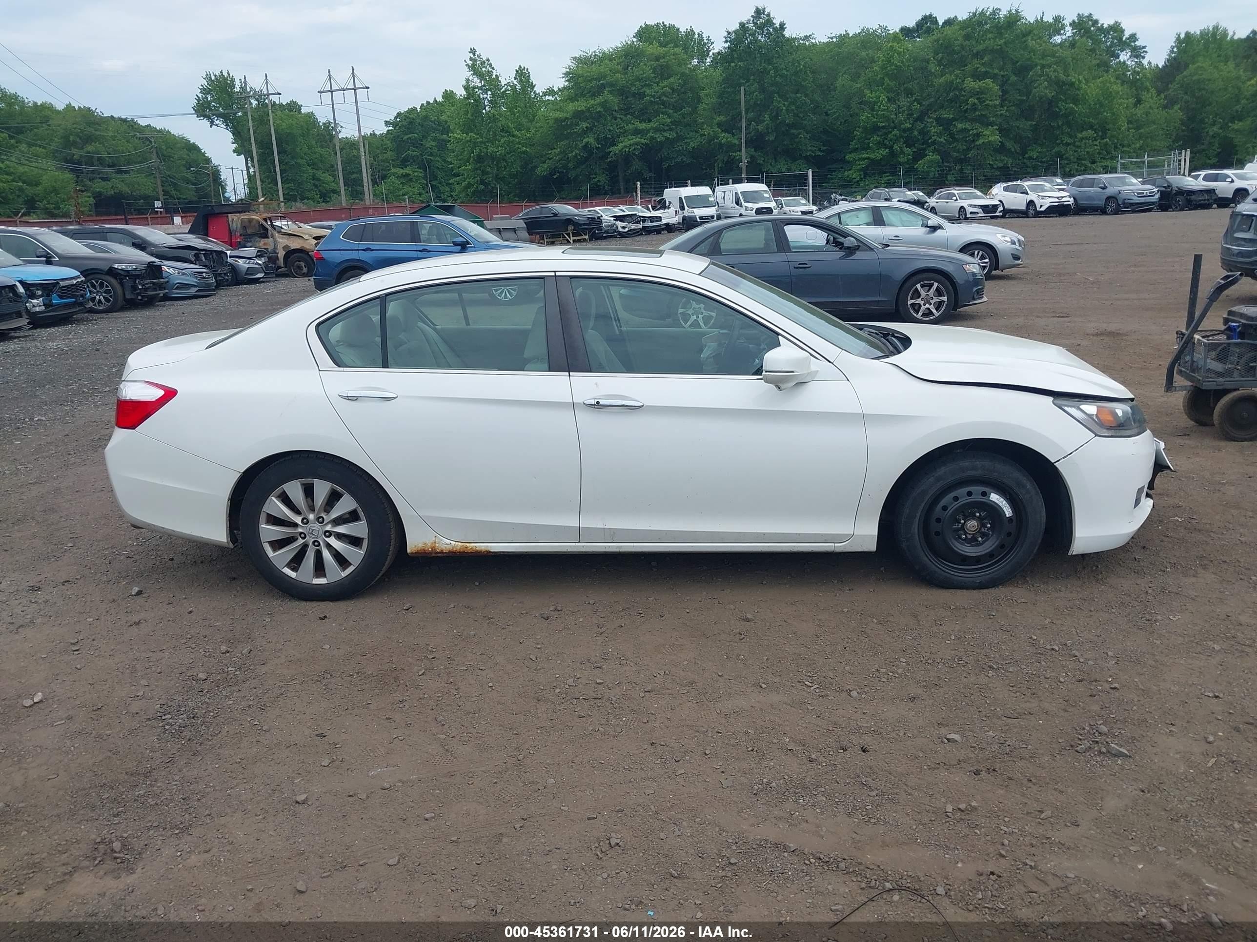 2013 Honda Accord Ex White vin: 1HGCR2F75DA158144
