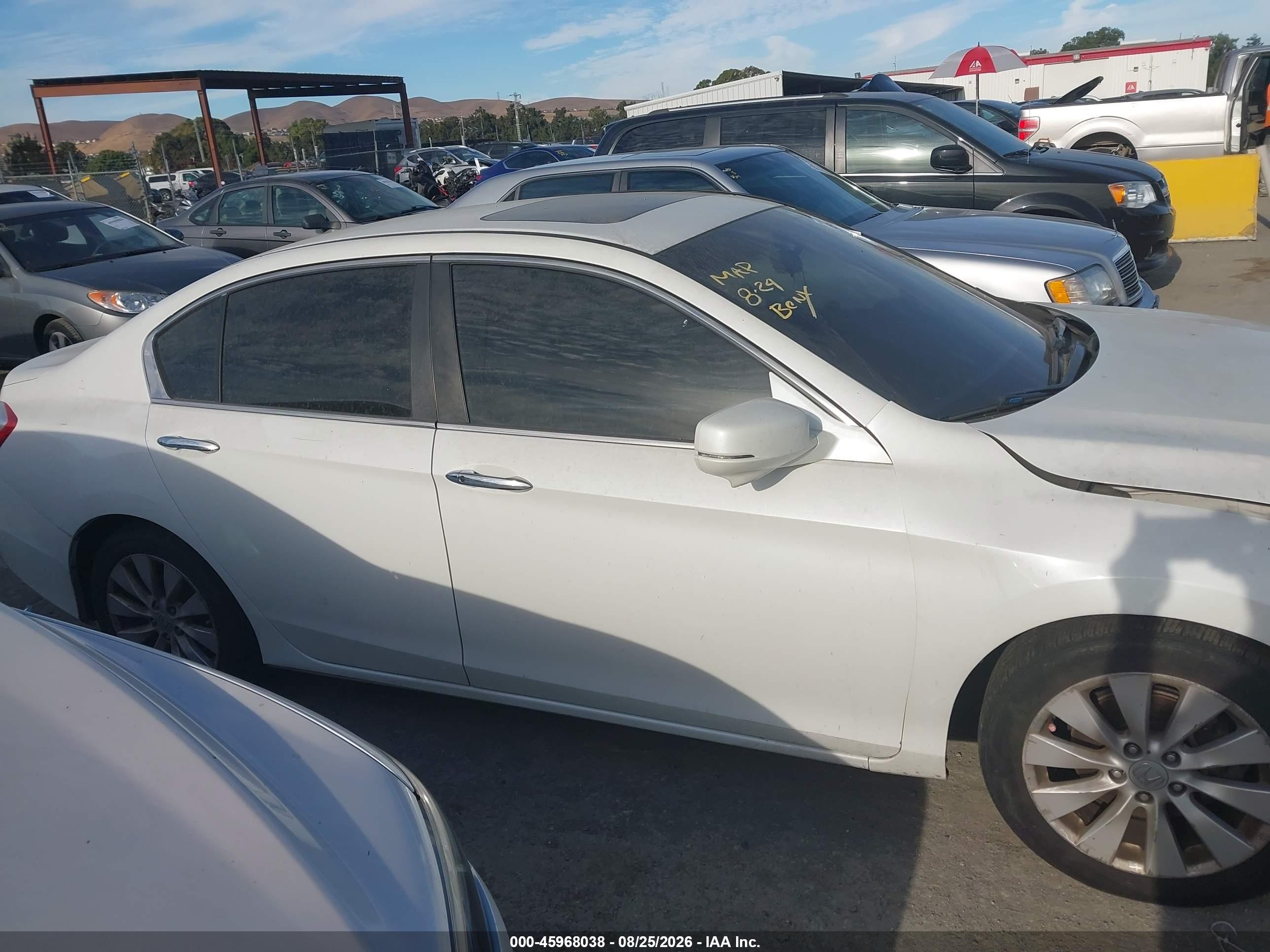 2013 Honda Accord Ex White vin: 1HGCR2F75DA165286