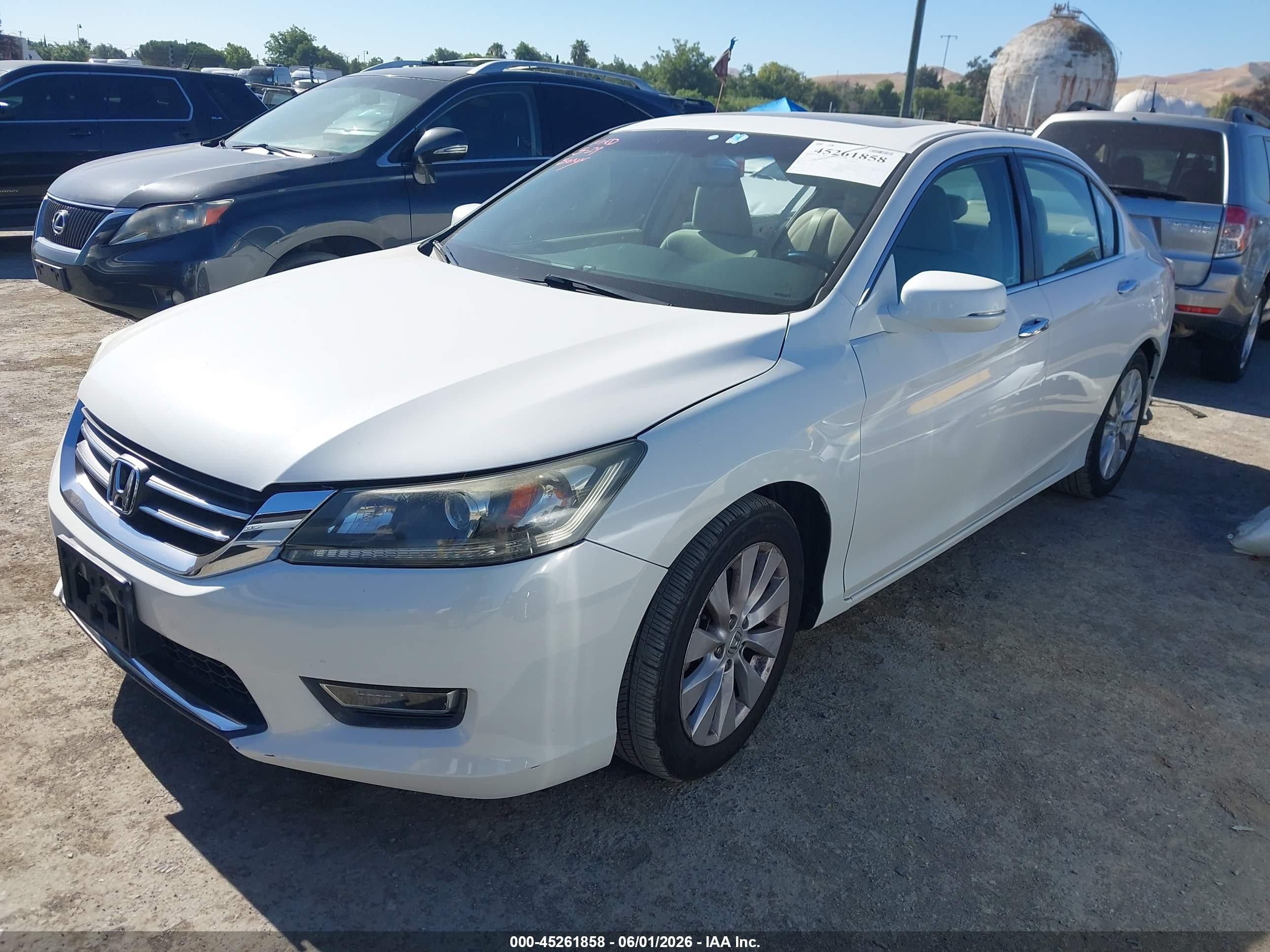 2013 Honda Accord Ex White vin: 1HGCR2F75DA230556
