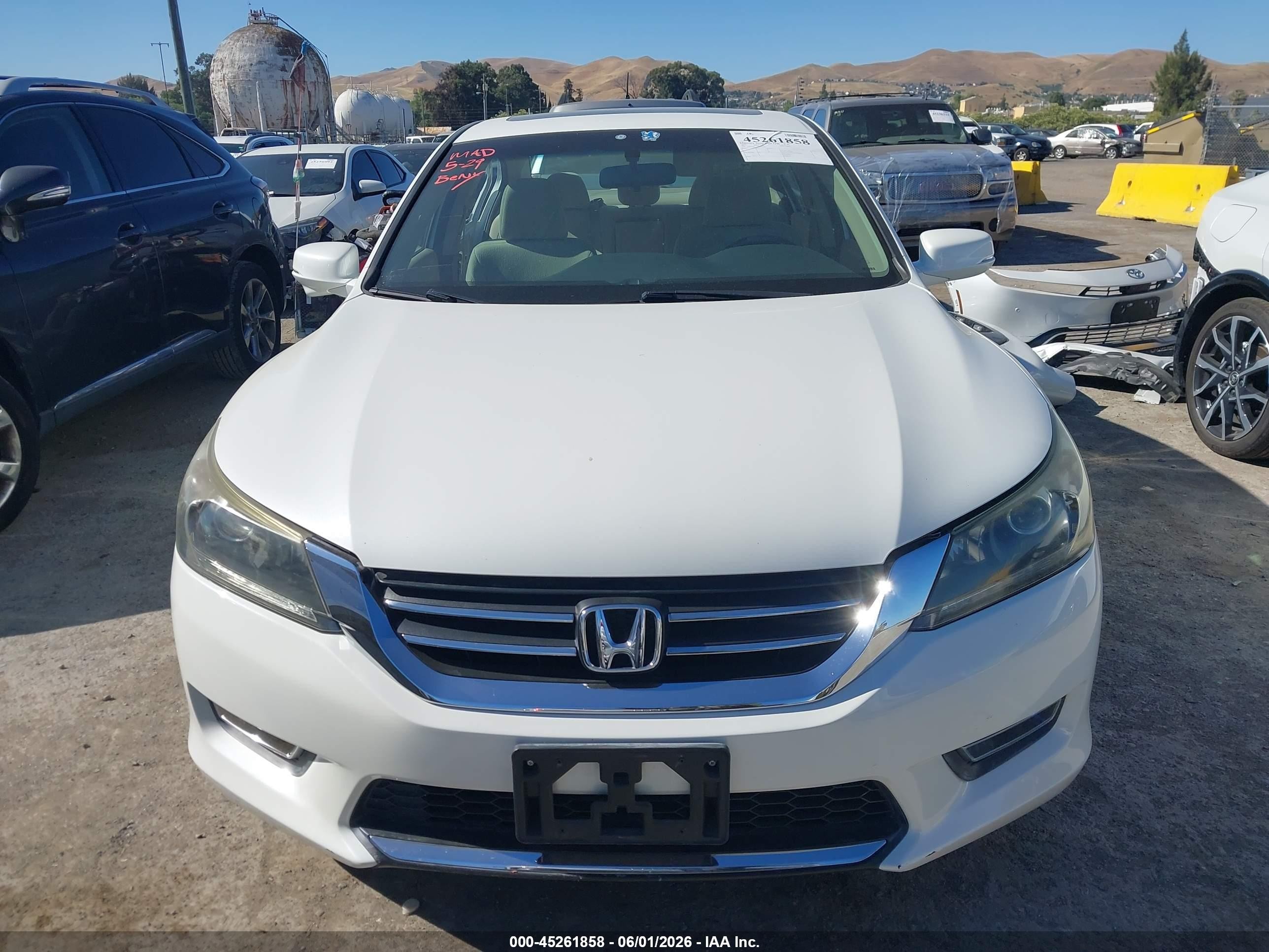 2013 Honda Accord Ex White vin: 1HGCR2F75DA230556