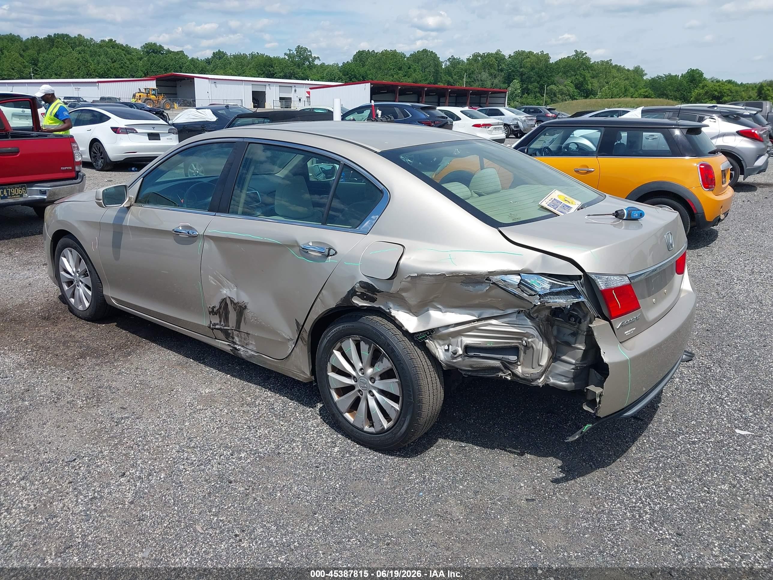 2013 Honda Accord Ex Gold vin: 1HGCR2F77DA272680