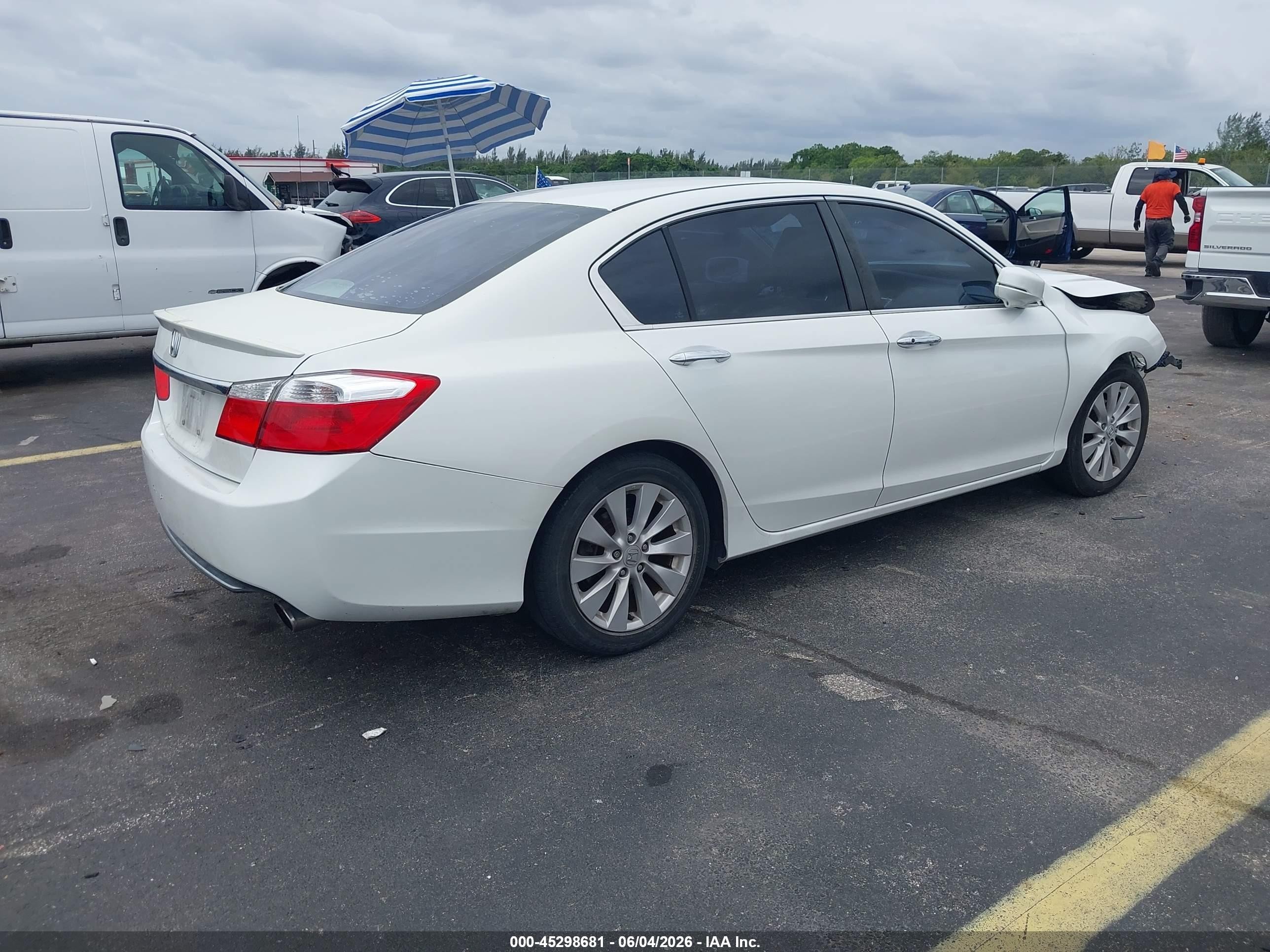 2015 Honda Accord Ex White vin: 1HGCR2F77FA062728