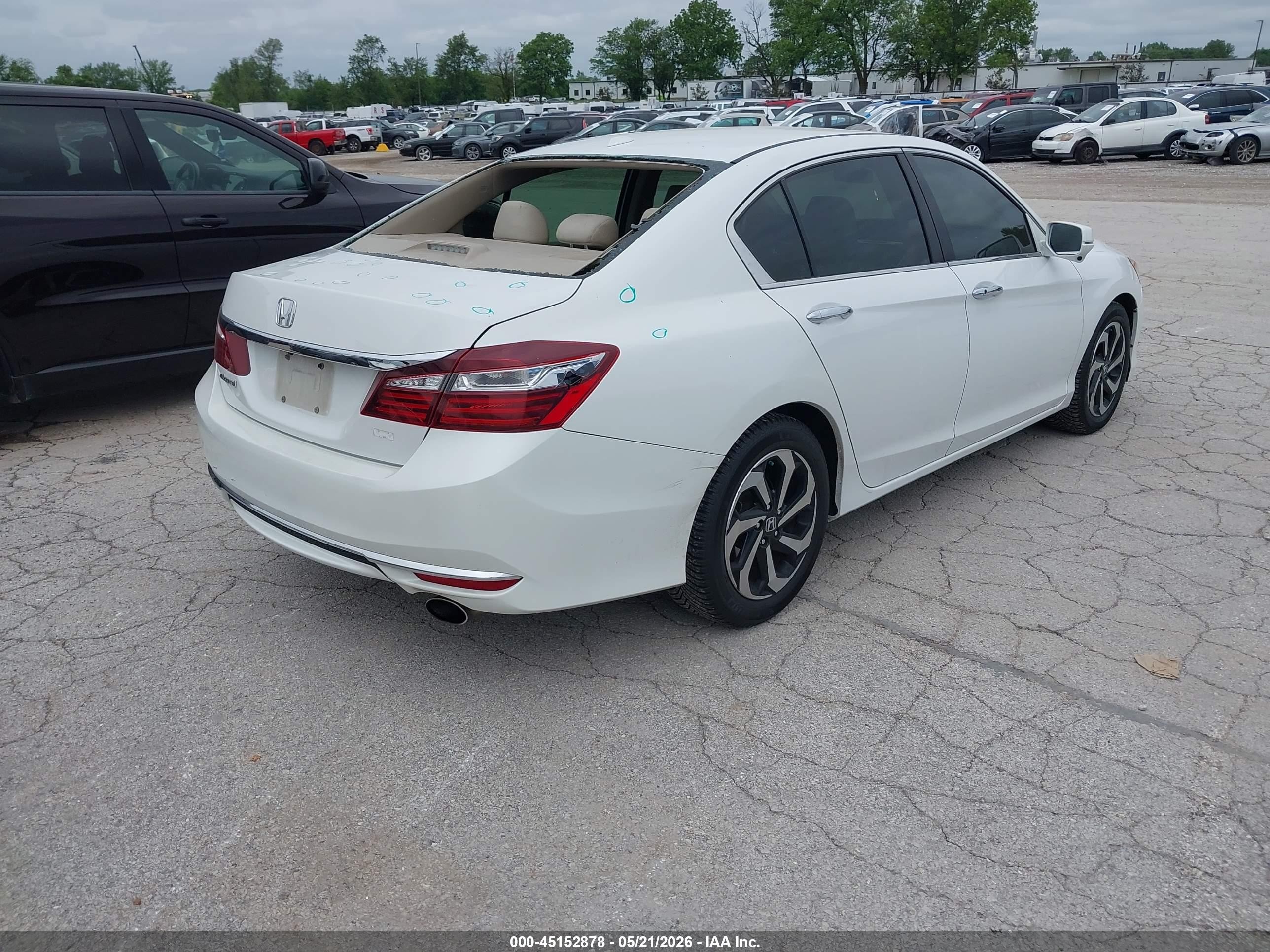 2017 Honda Accord Ex White vin: 1HGCR2F78HA004839