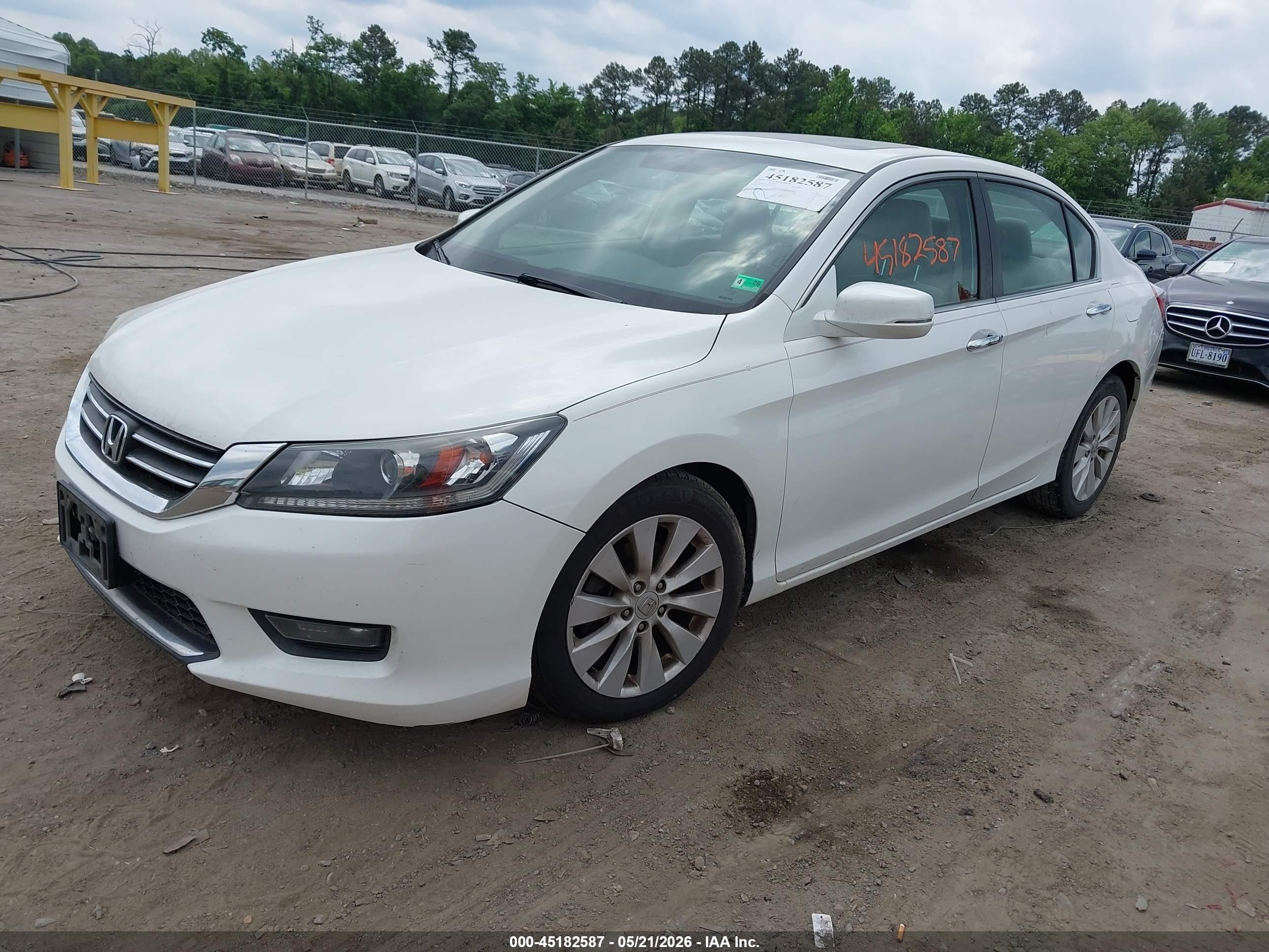 2015 Honda Accord Ex White vin: 1HGCR2F79FA060396