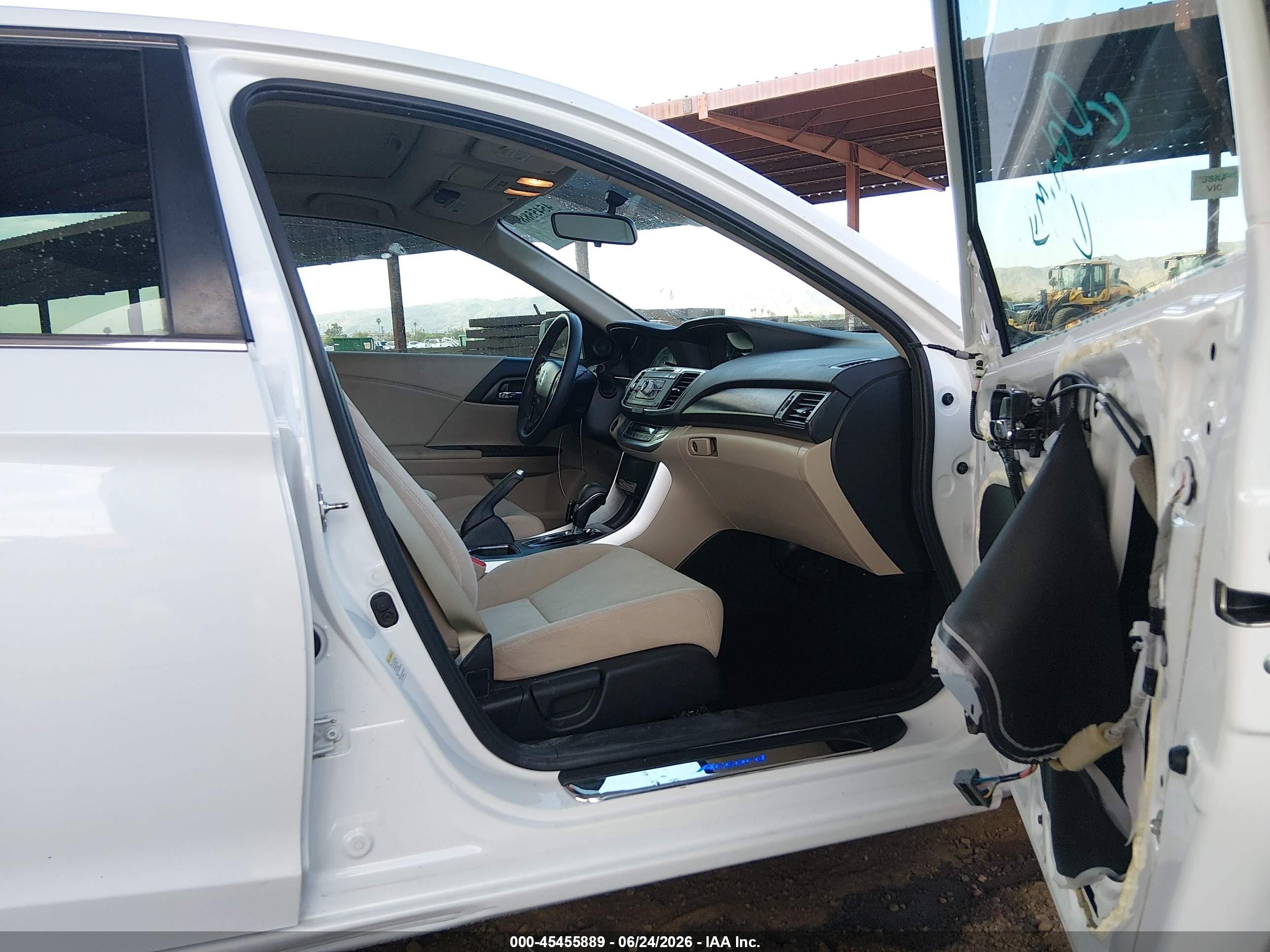 2015 Honda Accord Ex White vin: 1HGCR2F79FA192168