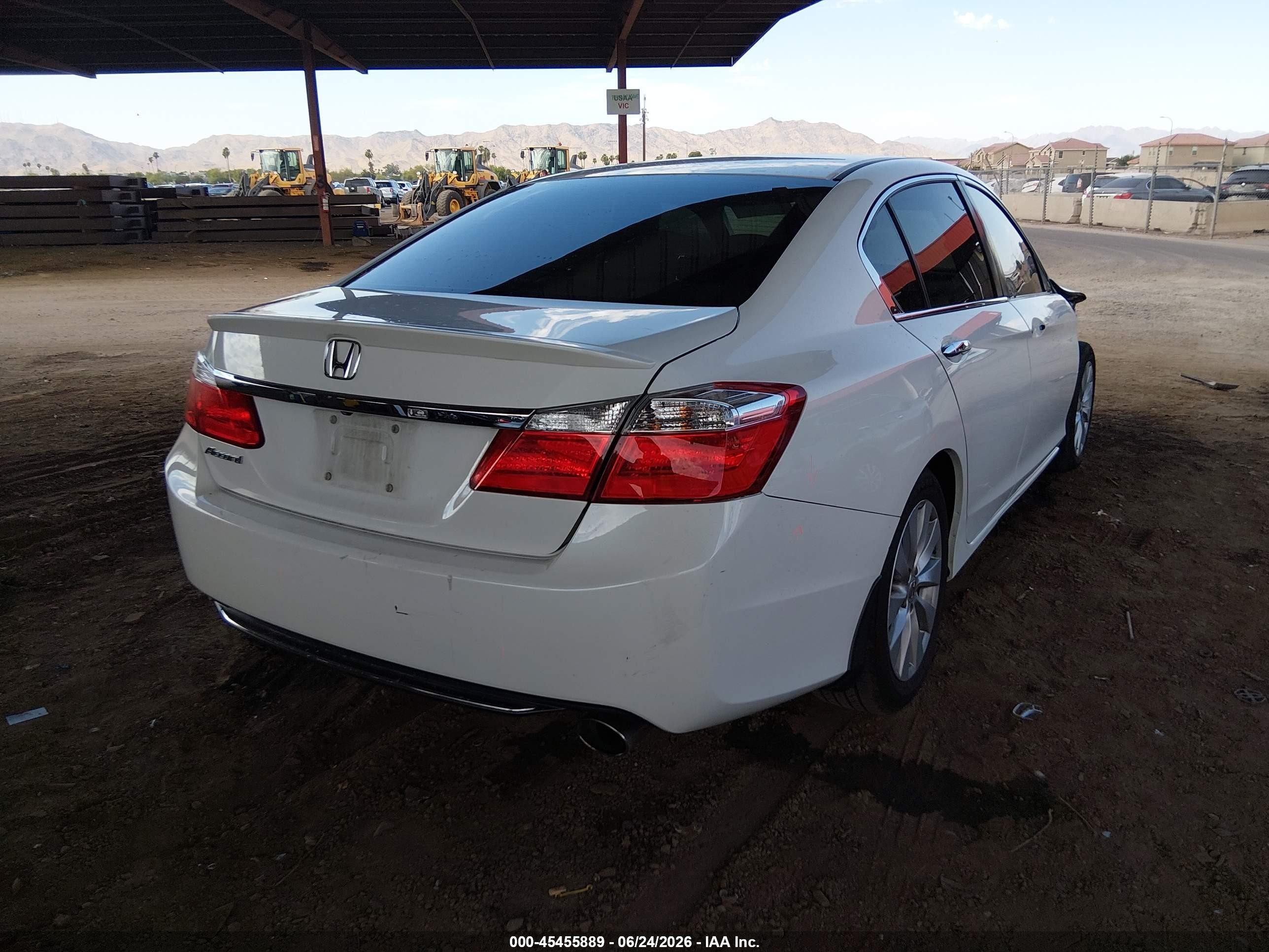 2015 Honda Accord Ex White vin: 1HGCR2F79FA192168