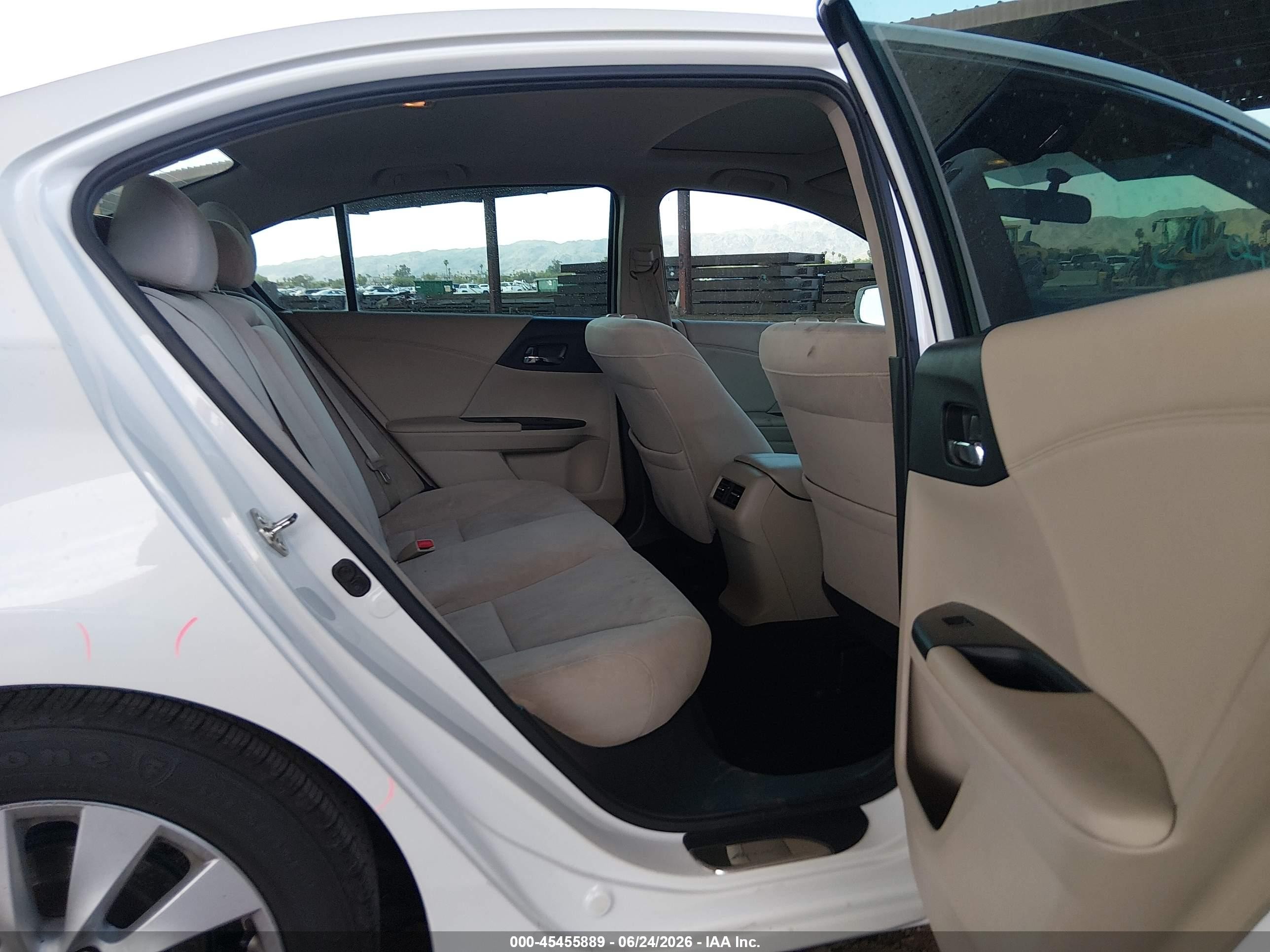2015 Honda Accord Ex White vin: 1HGCR2F79FA192168