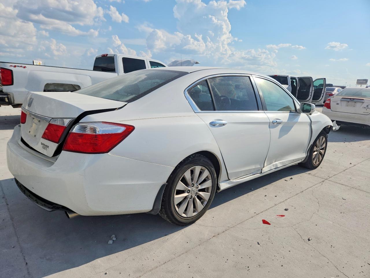 2015 Honda Accord Ex White vin: 1HGCR2F79FA213083