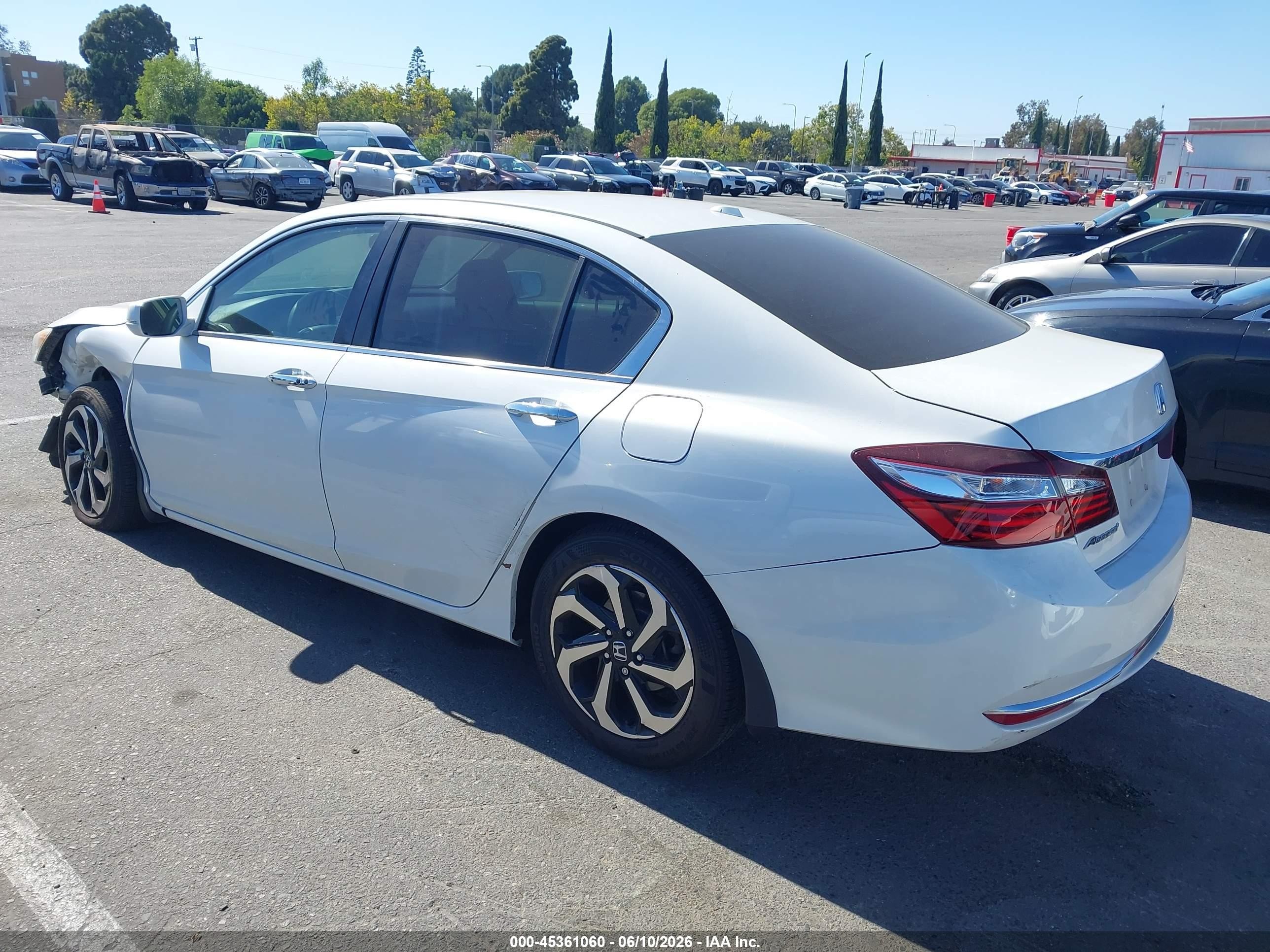 2017 Honda Accord Ex White vin: 1HGCR2F79HA167869