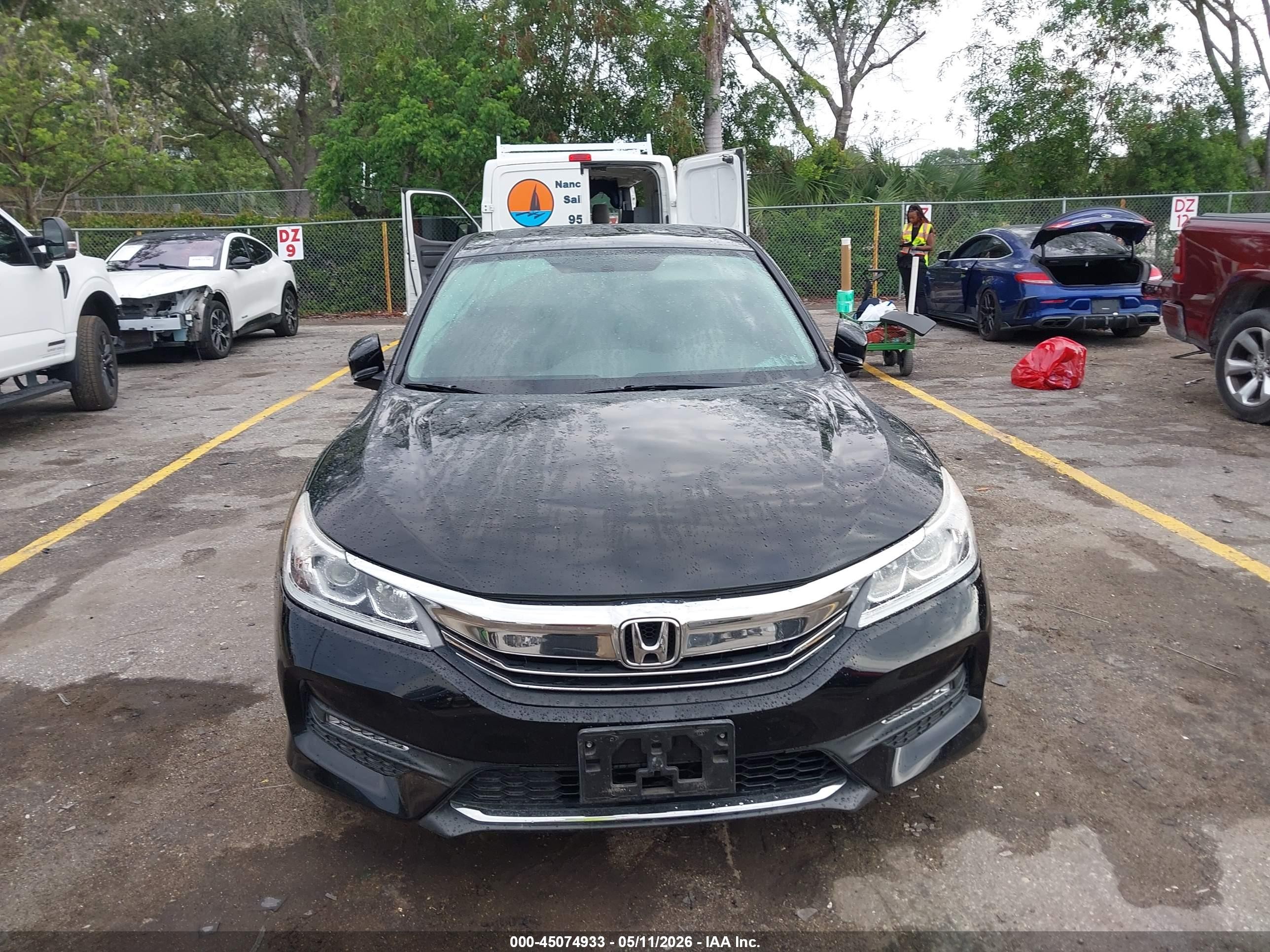 2017 Honda Accord Ex Черный vin: 1HGCR2F7XHA188536