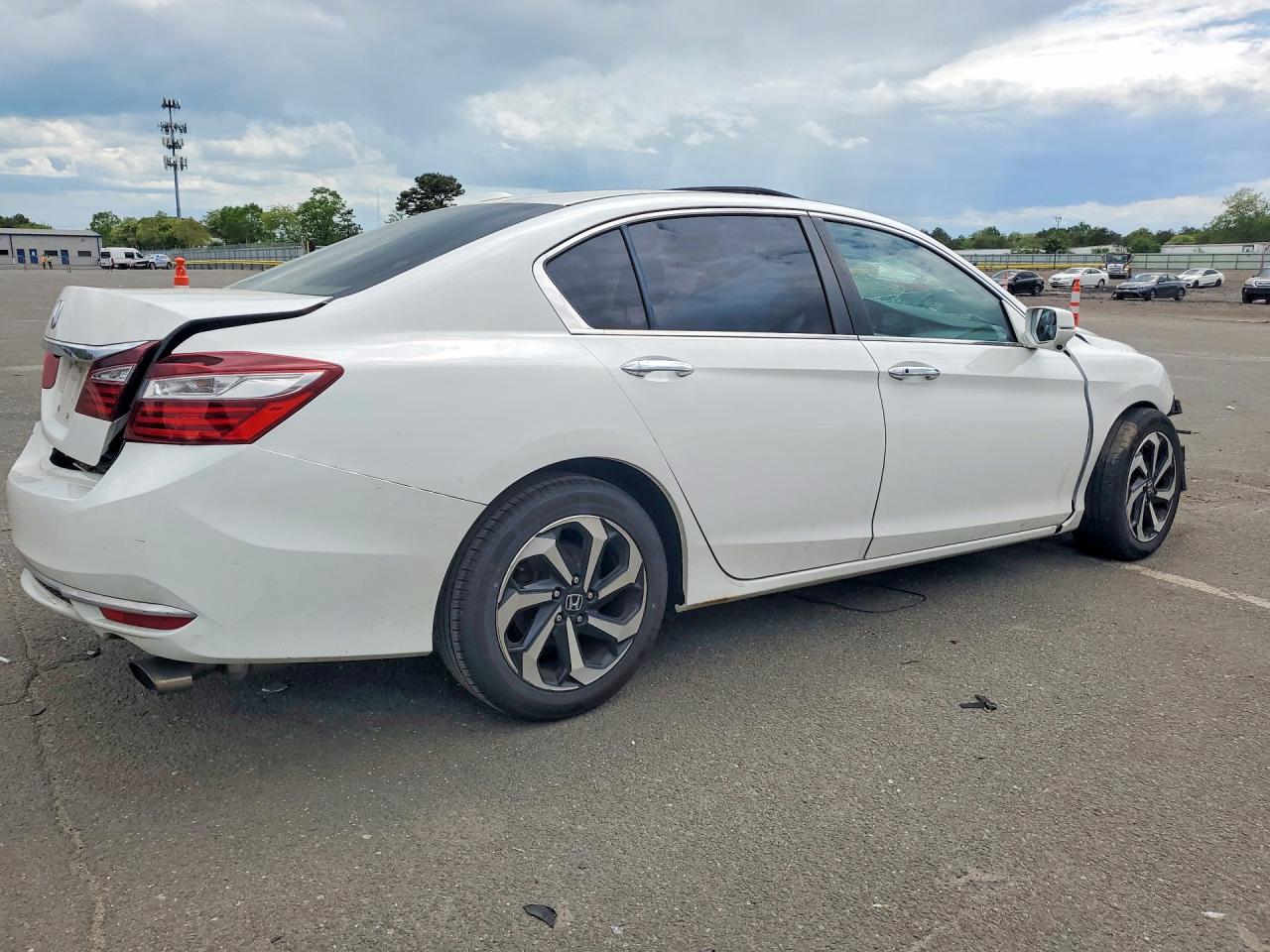2016 Honda Accord Exl White vin: 1HGCR2F80GA102156