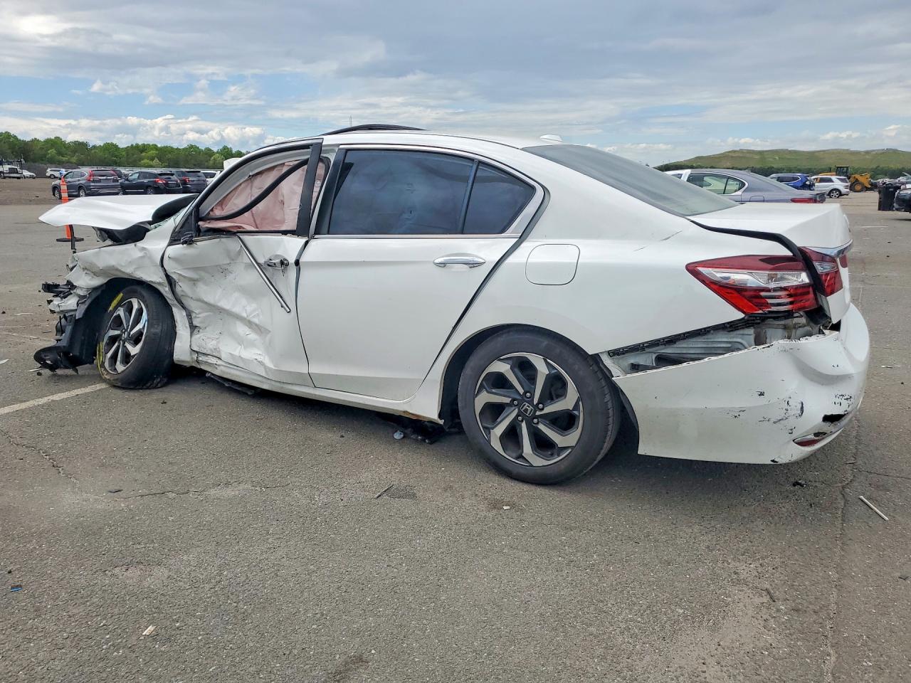 2016 Honda Accord Exl White vin: 1HGCR2F80GA102156