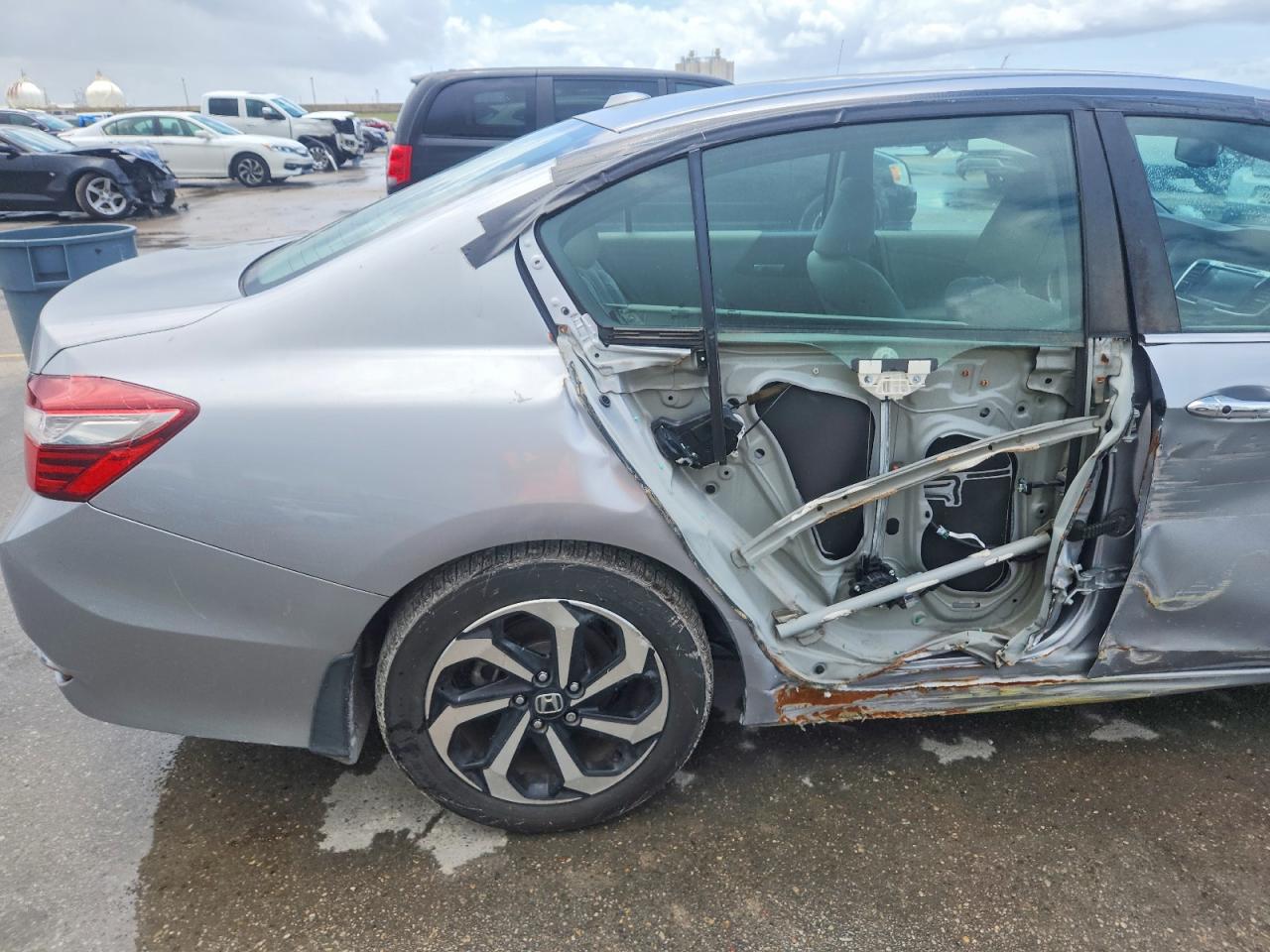 2017 Honda Accord Exl Silver vin: 1HGCR2F80HA241639