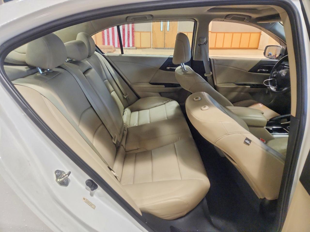 2014 Honda Accord Exl White vin: 1HGCR2F81EA307904
