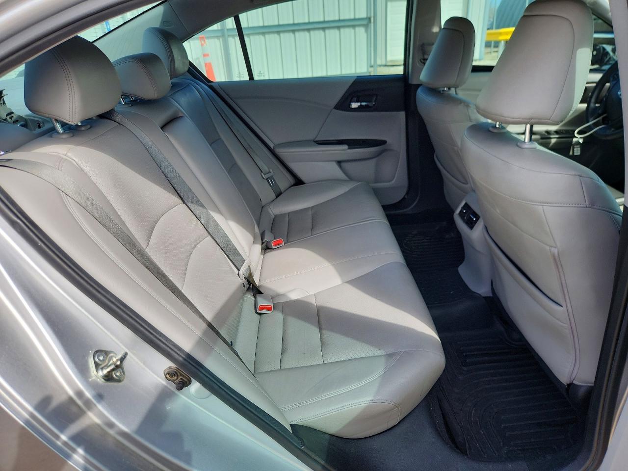 2015 Honda Accord Exl Серебряный vin: 1HGCR2F81FA183151