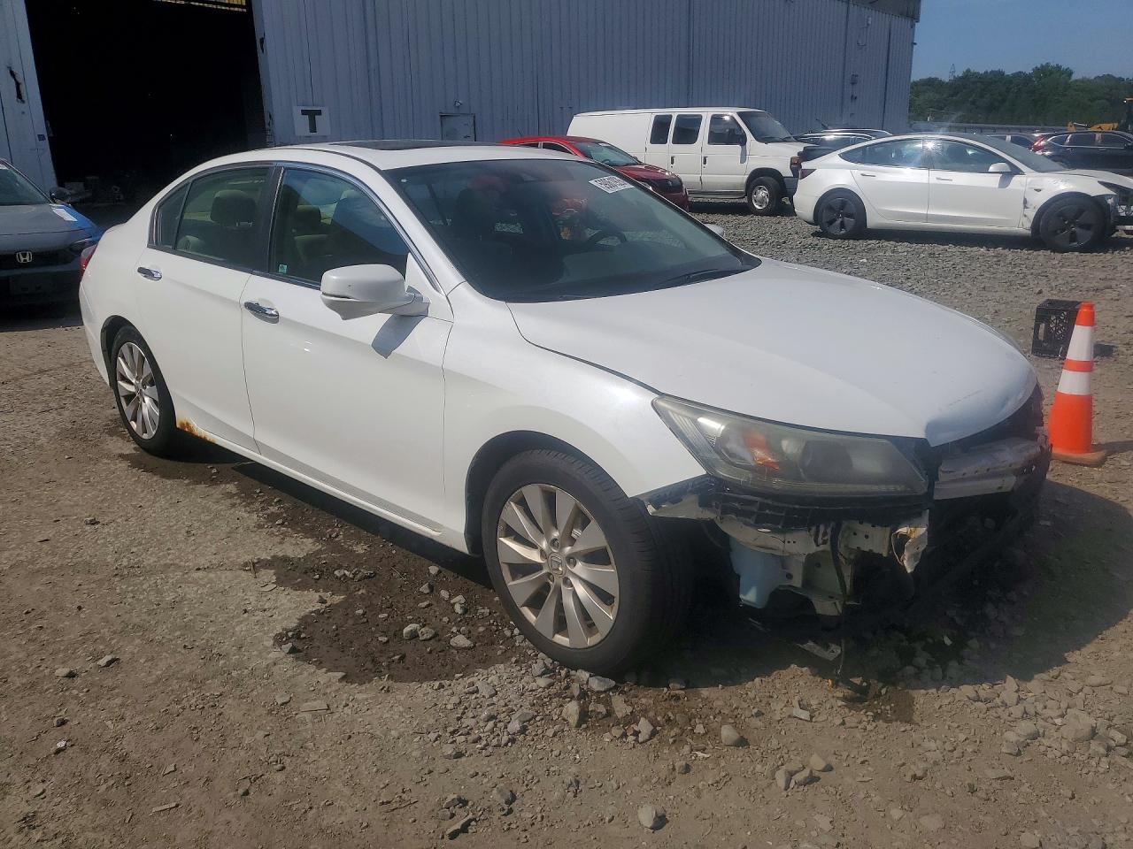 2014 Honda Accord Exl White vin: 1HGCR2F82EA024136