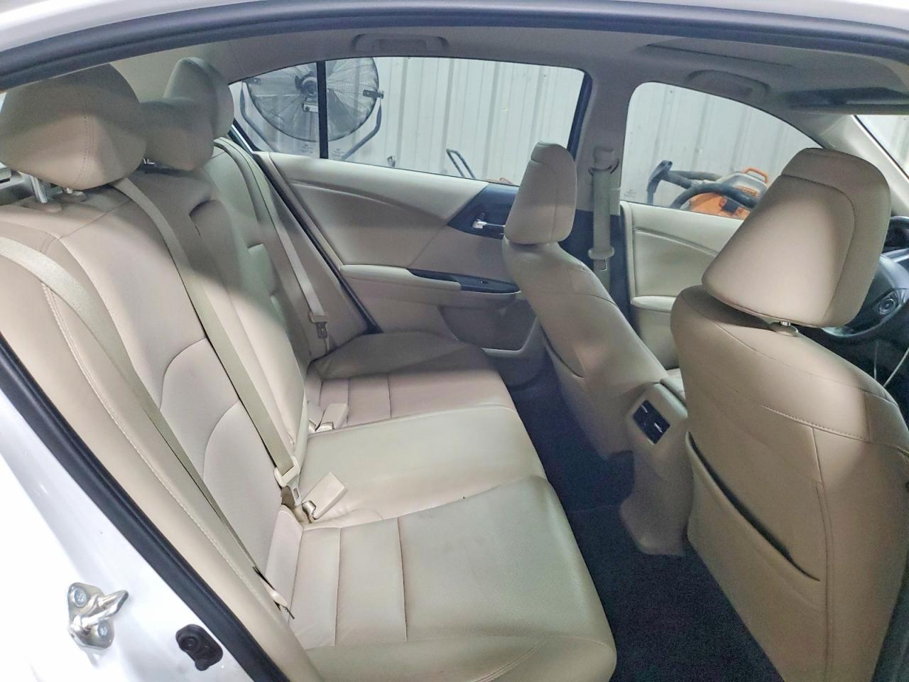2015 Honda Accord Exl White vin: 1HGCR2F82FA043691