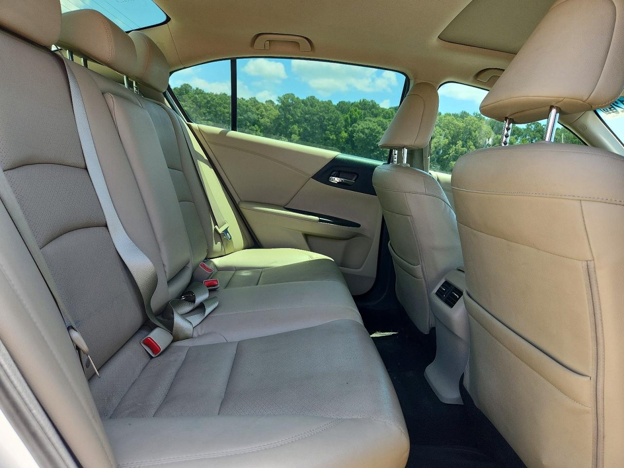 2015 Honda Accord Exl White vin: 1HGCR2F82FA146335