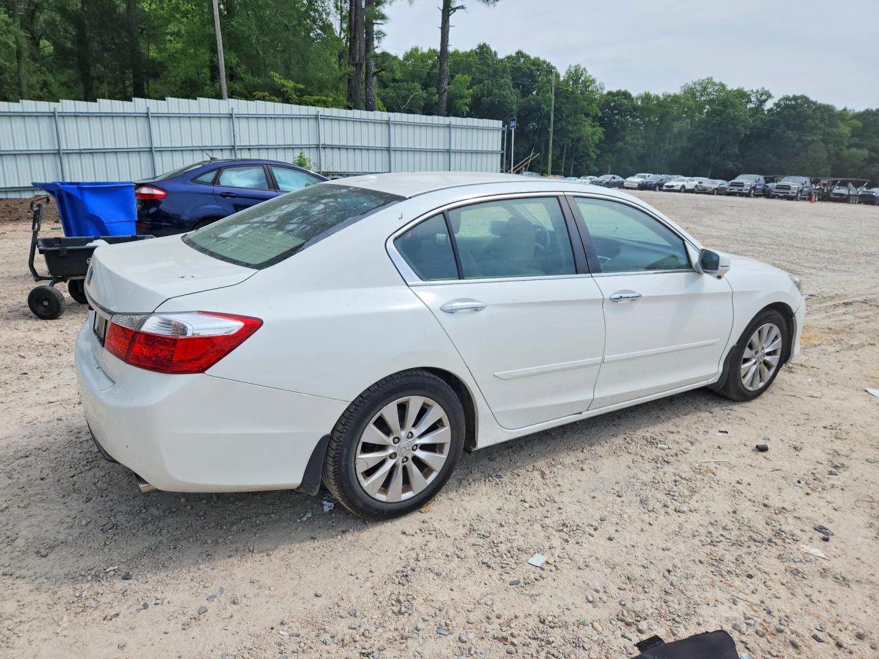 2014 Honda Accord Exl White vin: 1HGCR2F84EA261839