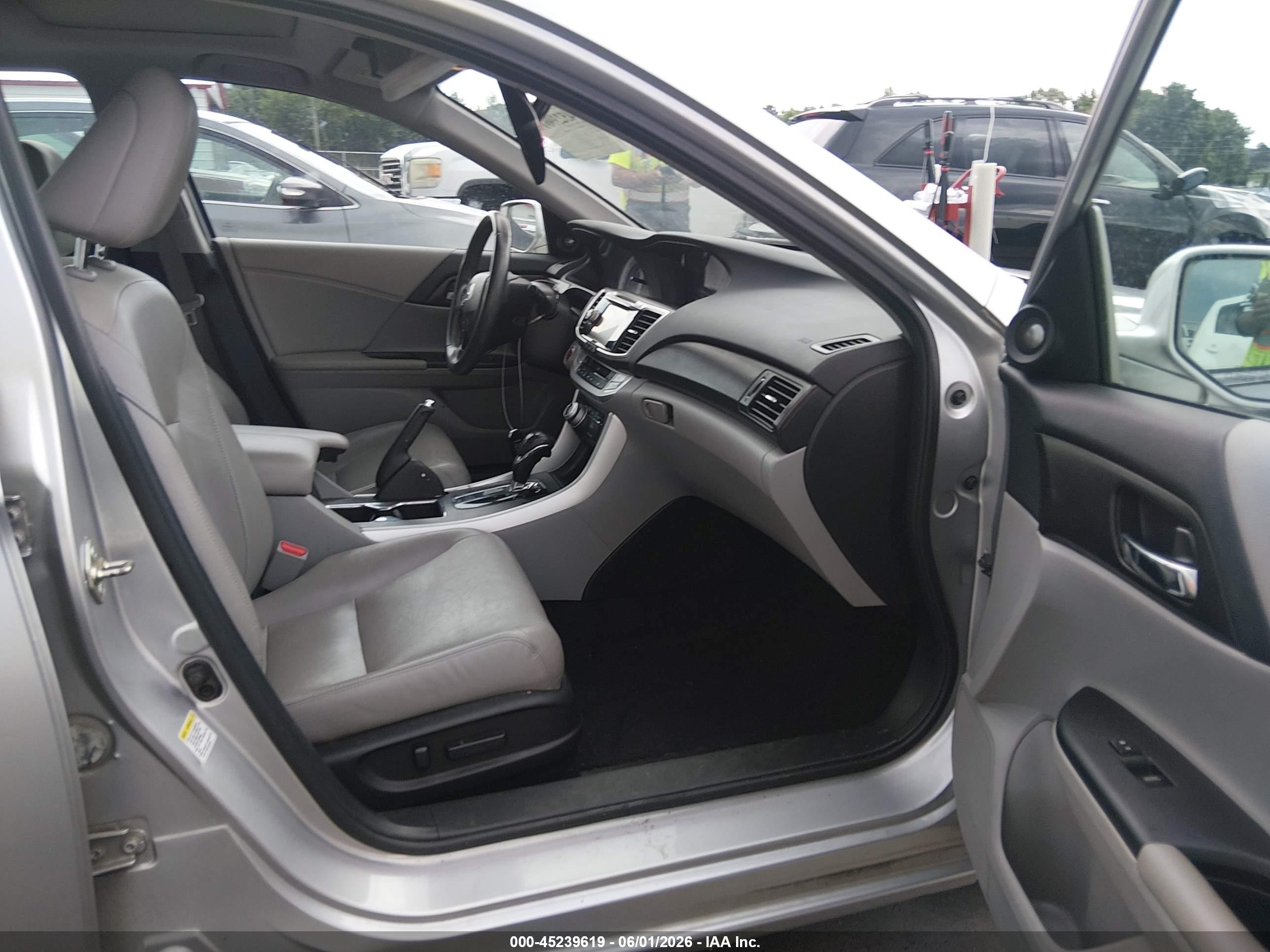 2015 Honda Accord Ex-l Silver vin: 1HGCR2F84FA030702