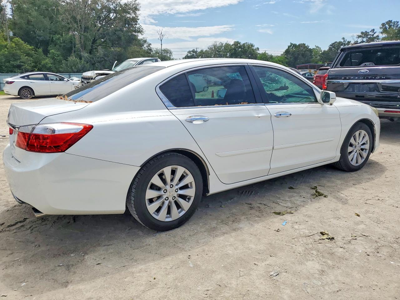 2015 Honda Accord Exl White vin: 1HGCR2F84FA133571