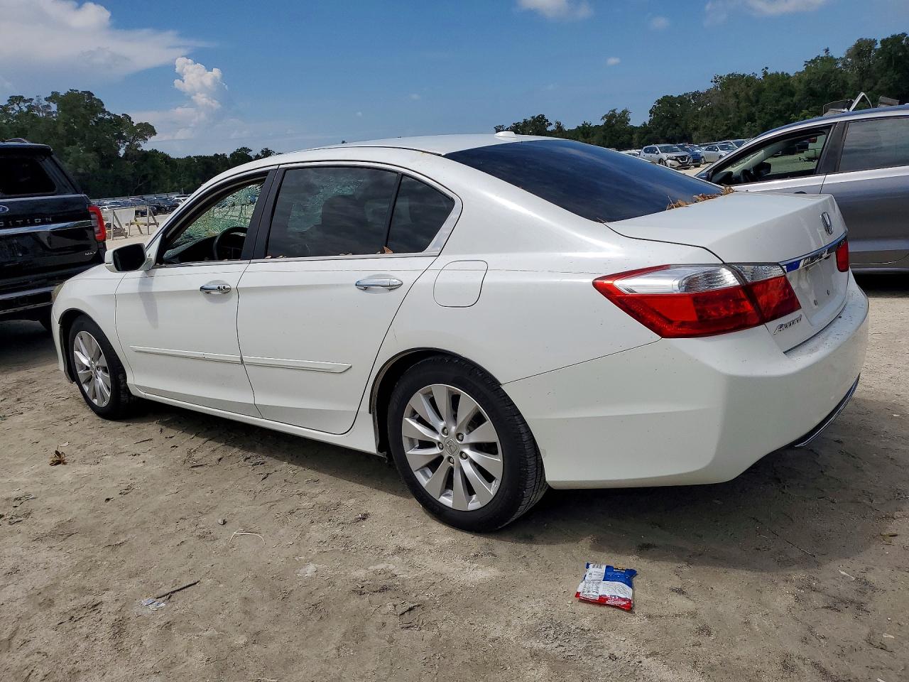 2015 Honda Accord Exl White vin: 1HGCR2F84FA133571