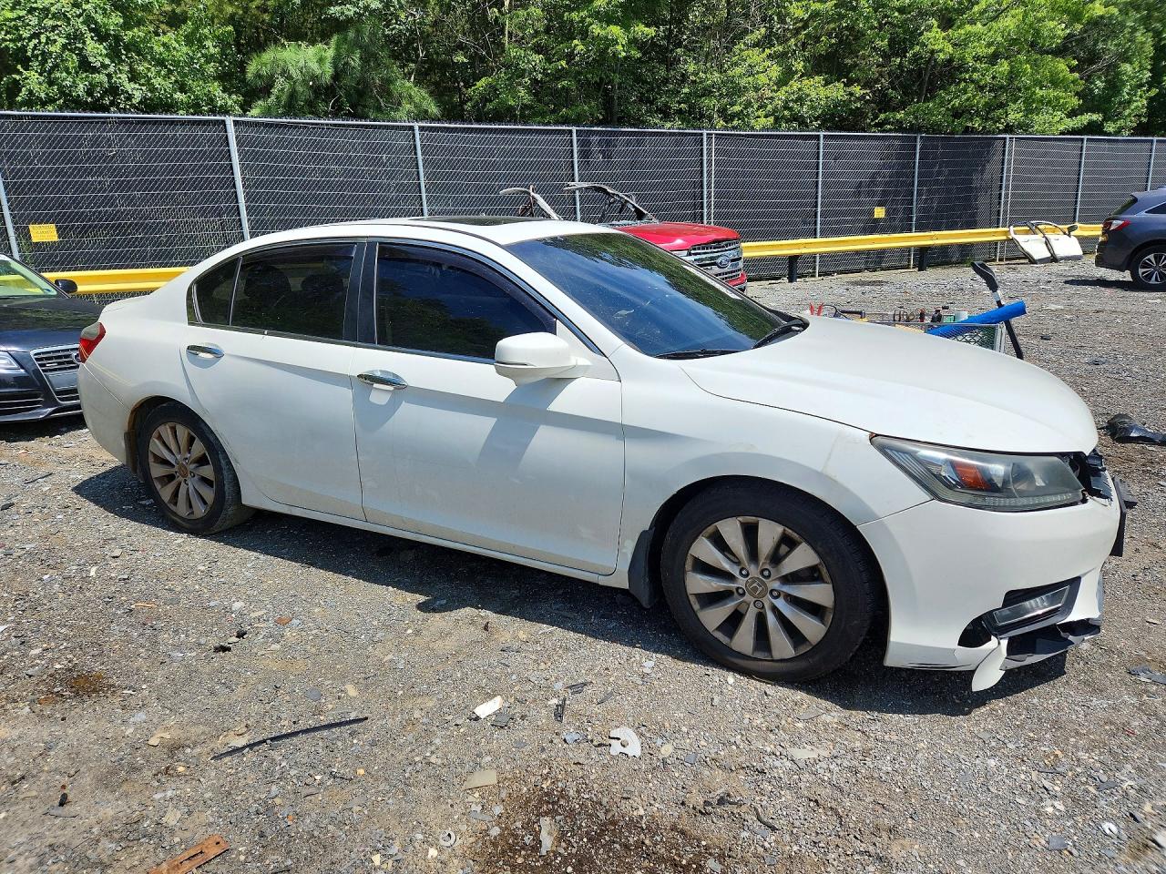 2013 Honda Accord Exl White vin: 1HGCR2F85DA103721