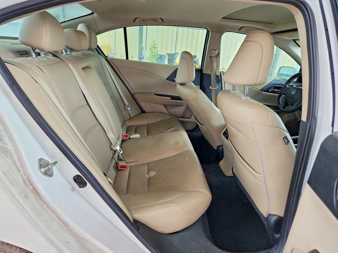 2015 Honda 5500ppg White vin: 1HGCR2F85FA260085