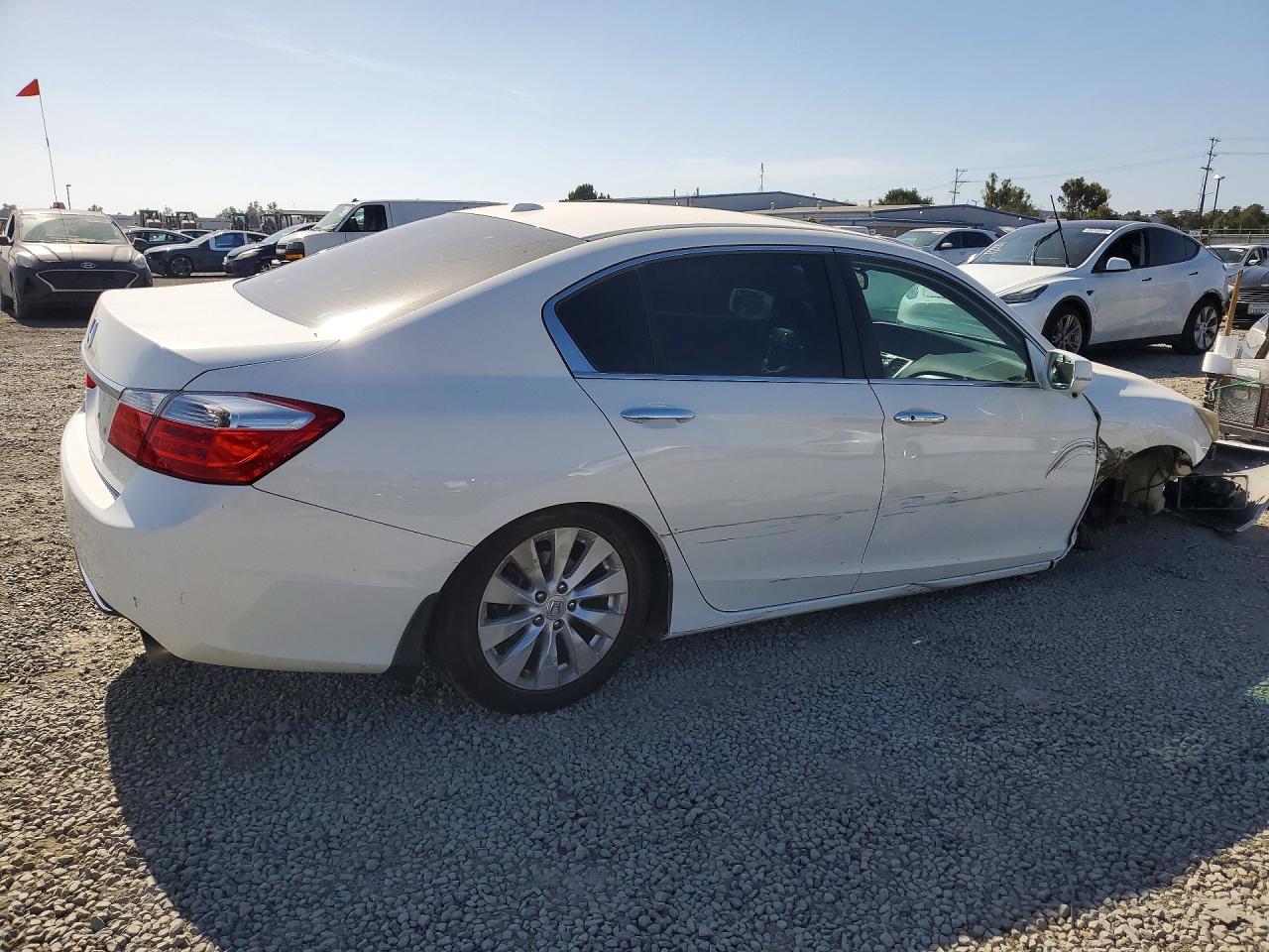 2013 Honda Accord Exl White vin: 1HGCR2F86DA075802